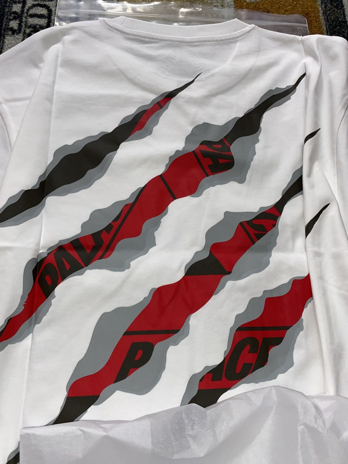 Palace Palace Ripped Tri Ferg T-Shirt Size US XXL / EU 58 / 5 - 2 Thumbnail