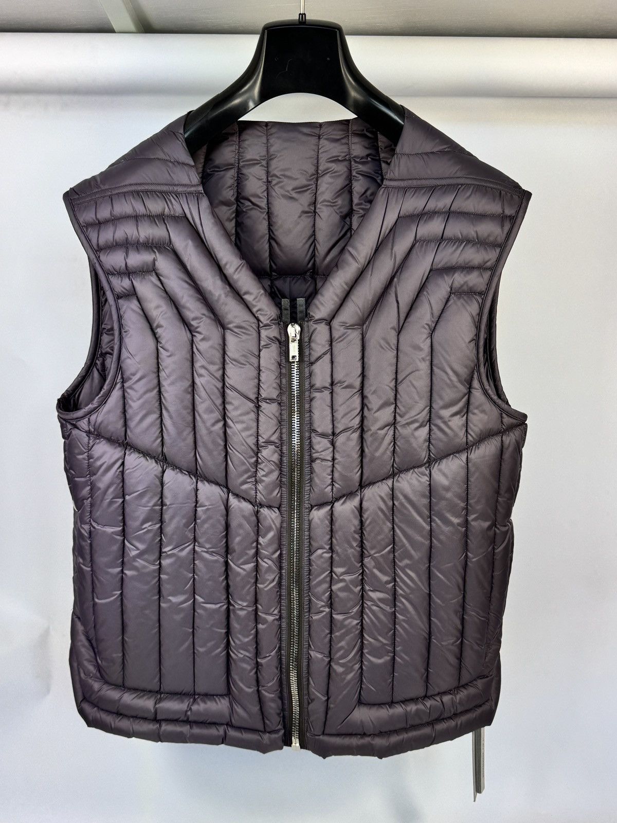 Rick Owens RICK OWENS PADDED CARGO EGGPLANT VEST SIZE: 50/L Size US L / EU 52-54 / 3 - 1 Thumbnail