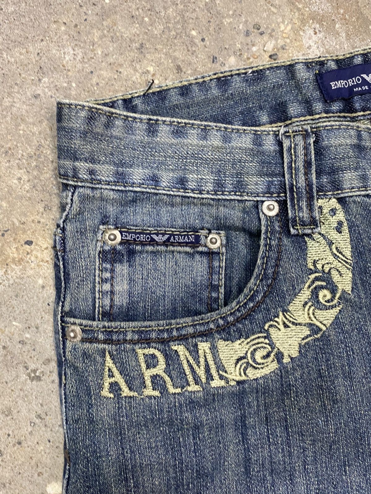 Designer × Emporio Armani 💥Bindding Offer💥 rare emporio armani embroidery jeans pant Size US 30 / EU 46 - 4 Thumbnail