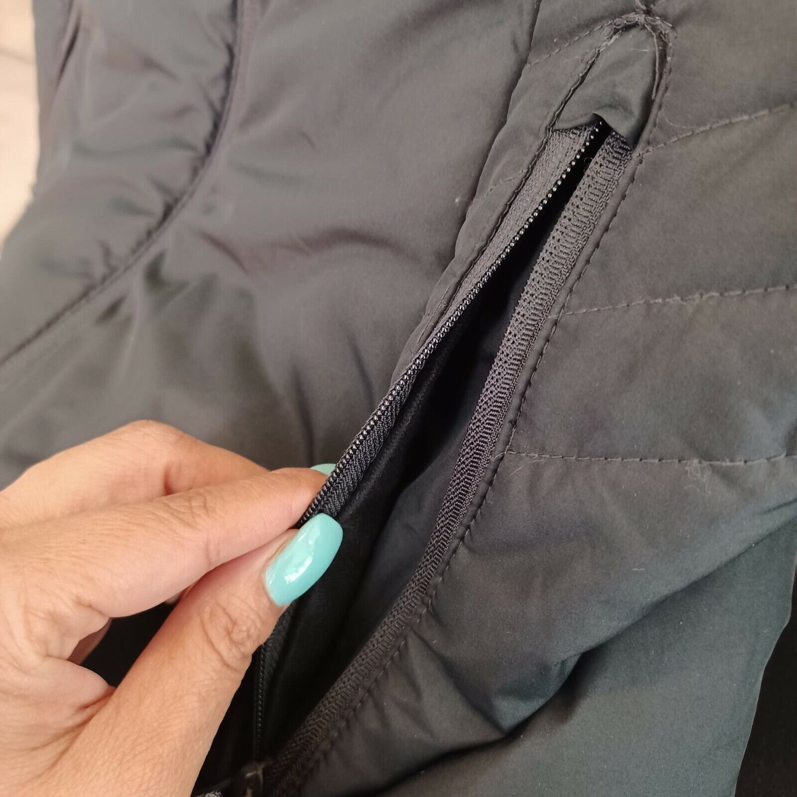 Champion ⭐Champion Womens Black Puffer Vest Size S Full Zip Two Pocke Size S / US 4 / IT 40 - 7 Thumbnail