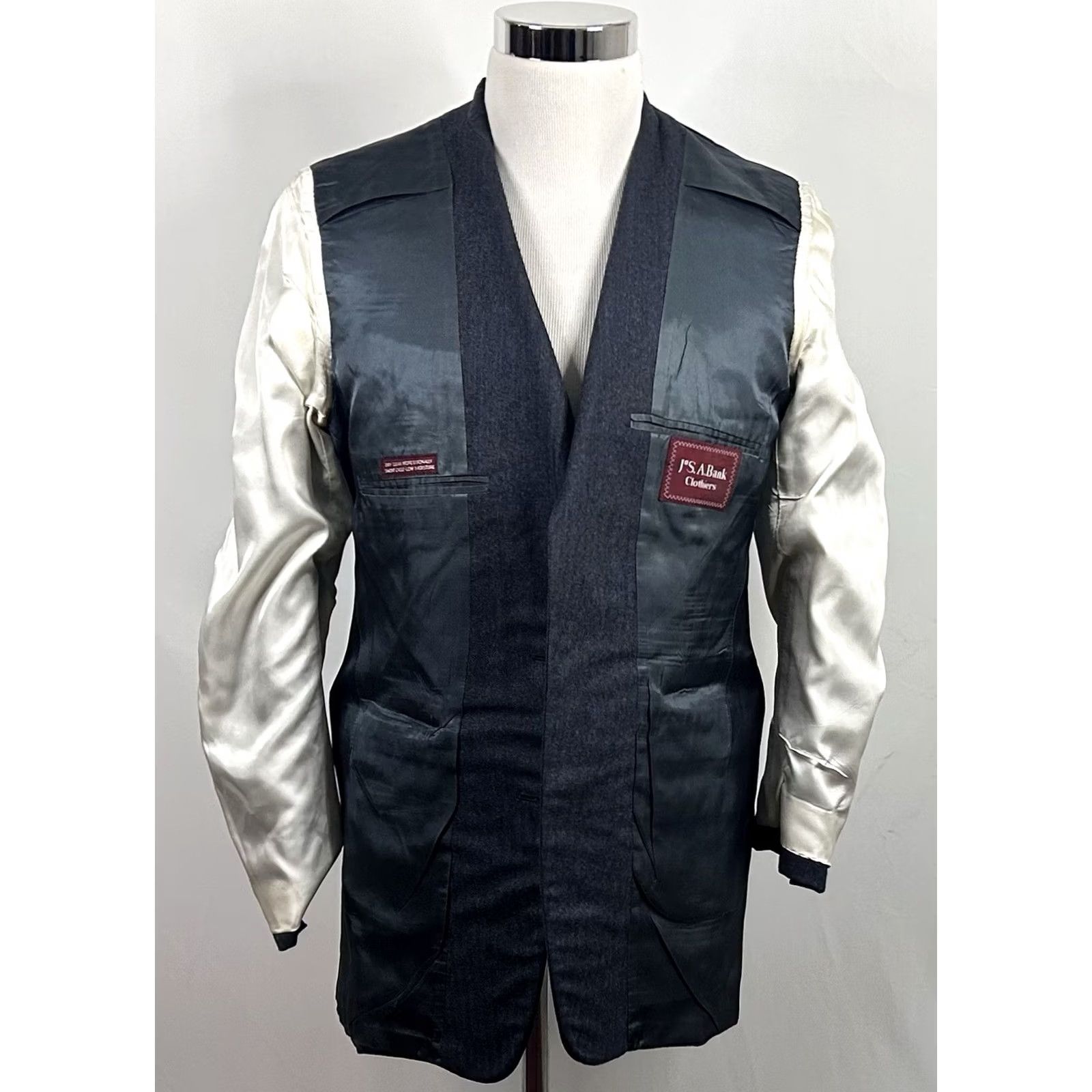 Jos. A. Bank VINTAGE Jos A Bank 38R Sport Coat Wool Dark Gray Herringbone Two Button Mens Jacket- Coat (Regular) Size US XS / EU 42 / 0 - 6 Thumbnail