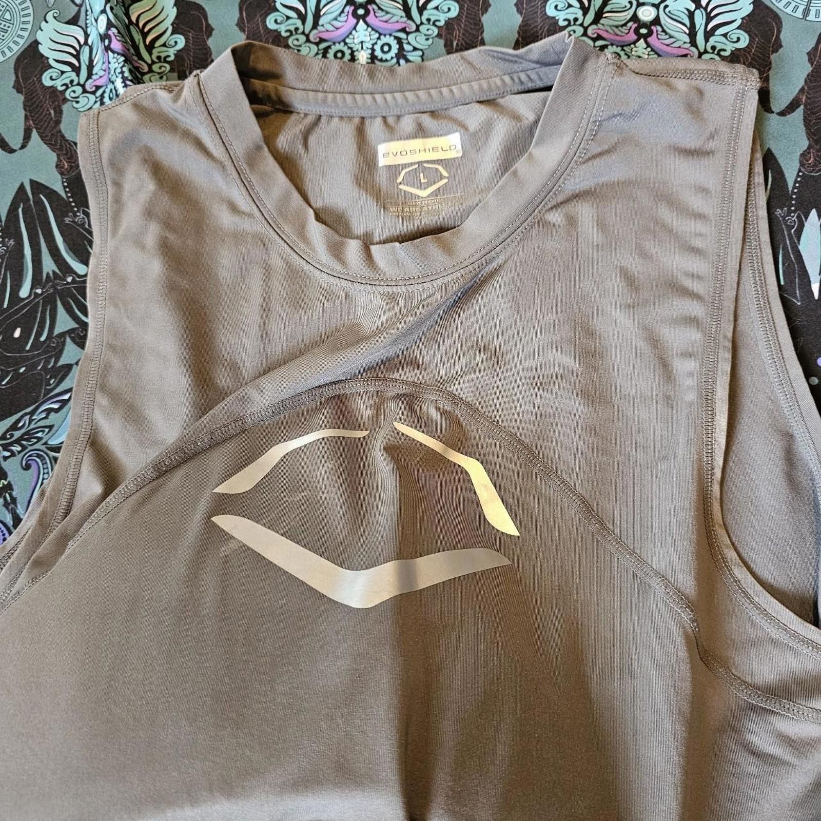 Designer Men's Evo Shield Baseball Heart Shield Grey Shirt Size US L / EU 52-54 / 3 - 7 Thumbnail