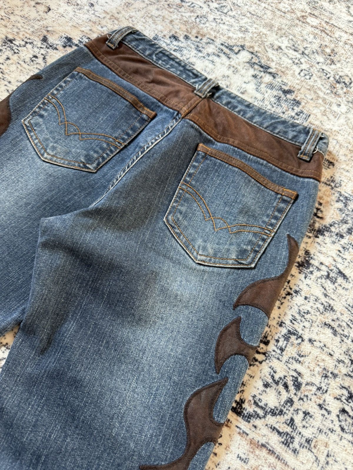 Le Grande Bleu (L.G.B.) Blue Jam Embroidered Tribal Flared Jeans Size US 26 / EU 42 - 13 Thumbnail