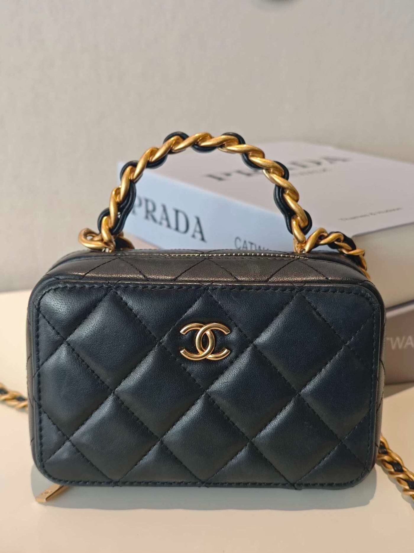 Chanel Pre-loved Bag Very good condition Size ONE SIZE - 1 Thumbnail