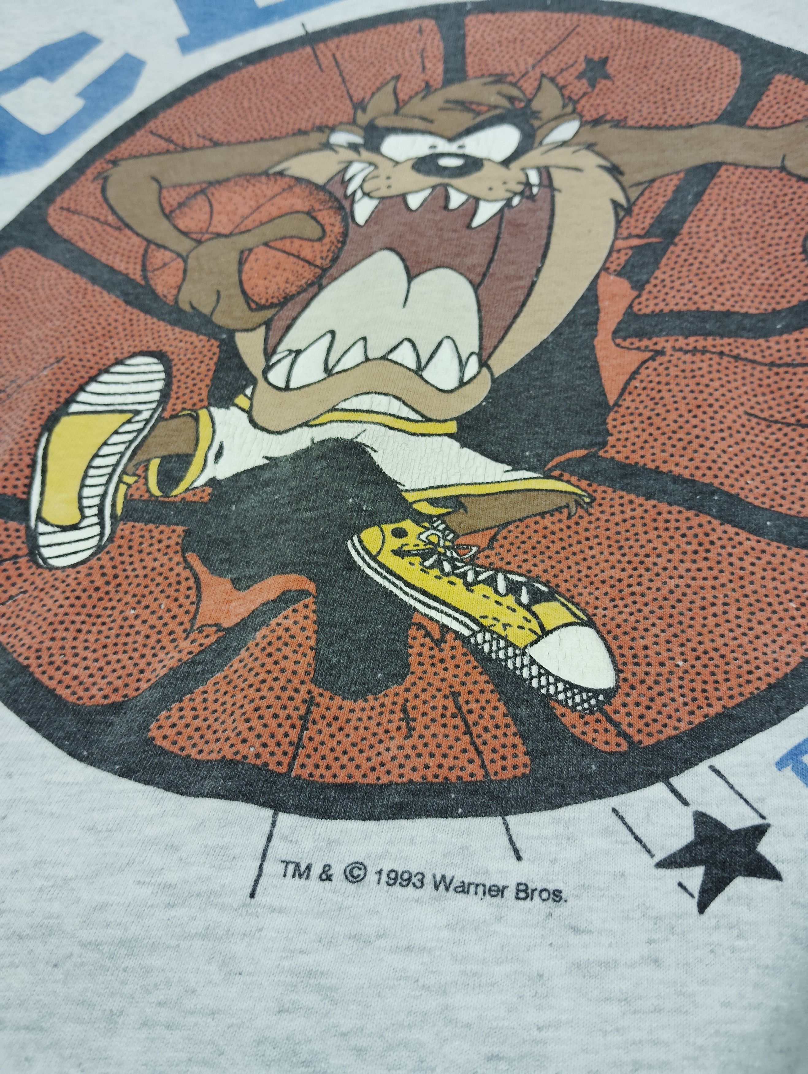 Warner Bros TASMANIAN DEVILS BIG PRINT UCLA BRUINS T-SHIRT Size US L / EU 52-54 / 3 - 3 Thumbnail