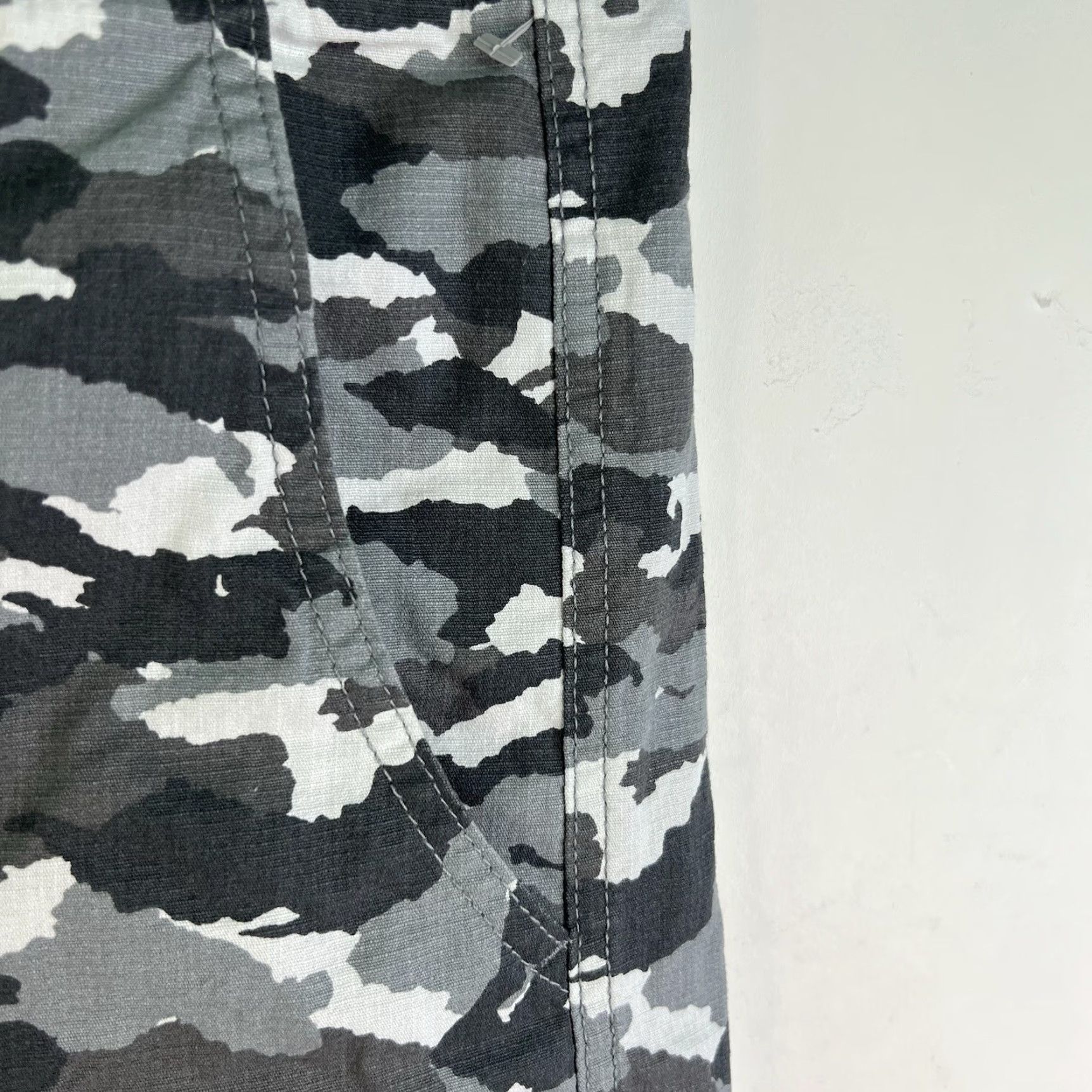 Vintage VINTAGE Magellan Cargo Shorts Men Size 42 Gray Camouflage Casual Travel Workwear Size US 42 / EU 58 - 3 Thumbnail