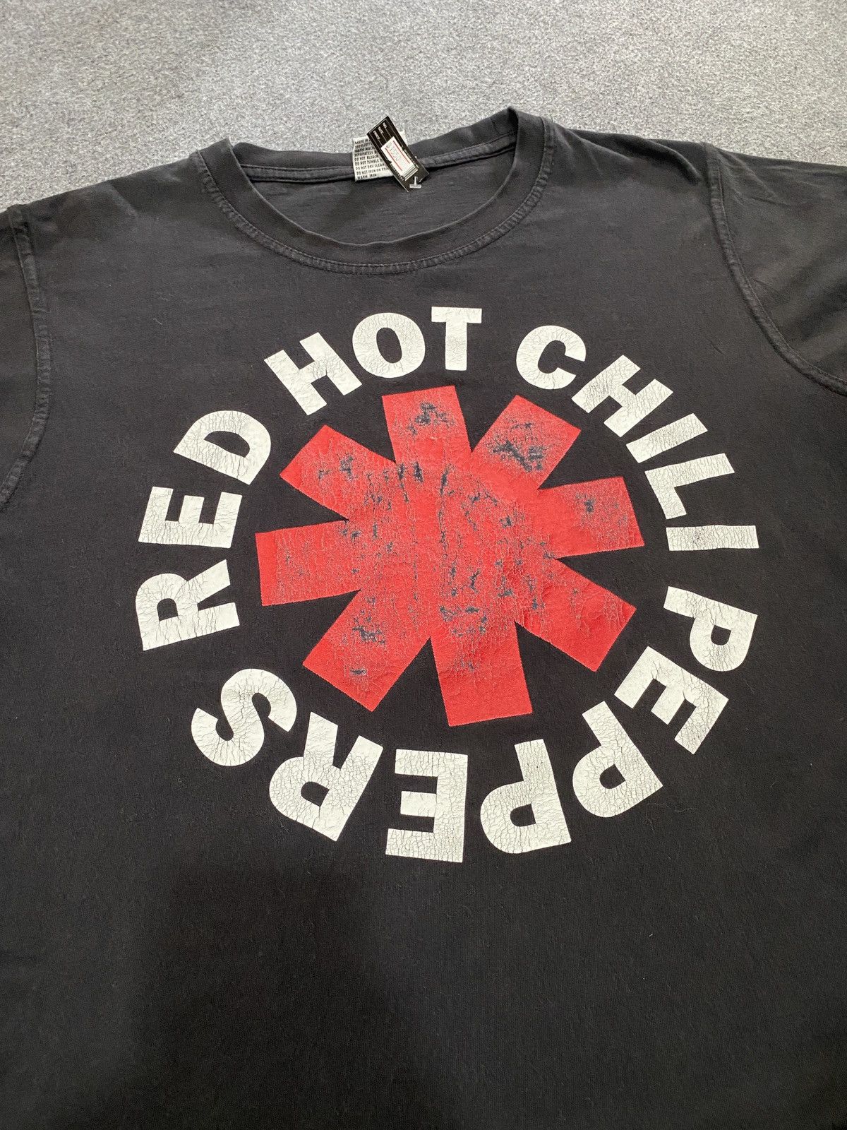 Vintage Red hot chili pepper 2012’s Size US XXL / EU 58 / 5 - 2 Thumbnail
