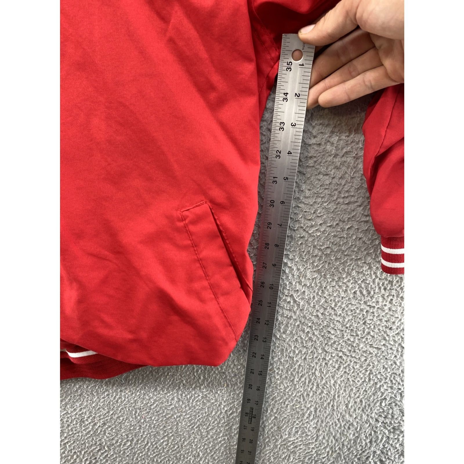 Reebok VINTAGE Reebok Windbreaker Jacket Unisex Adults L Red Miss Marquette Riverboat Casino Iowa Size US L / EU 52-54 / 3 - 6 Thumbnail