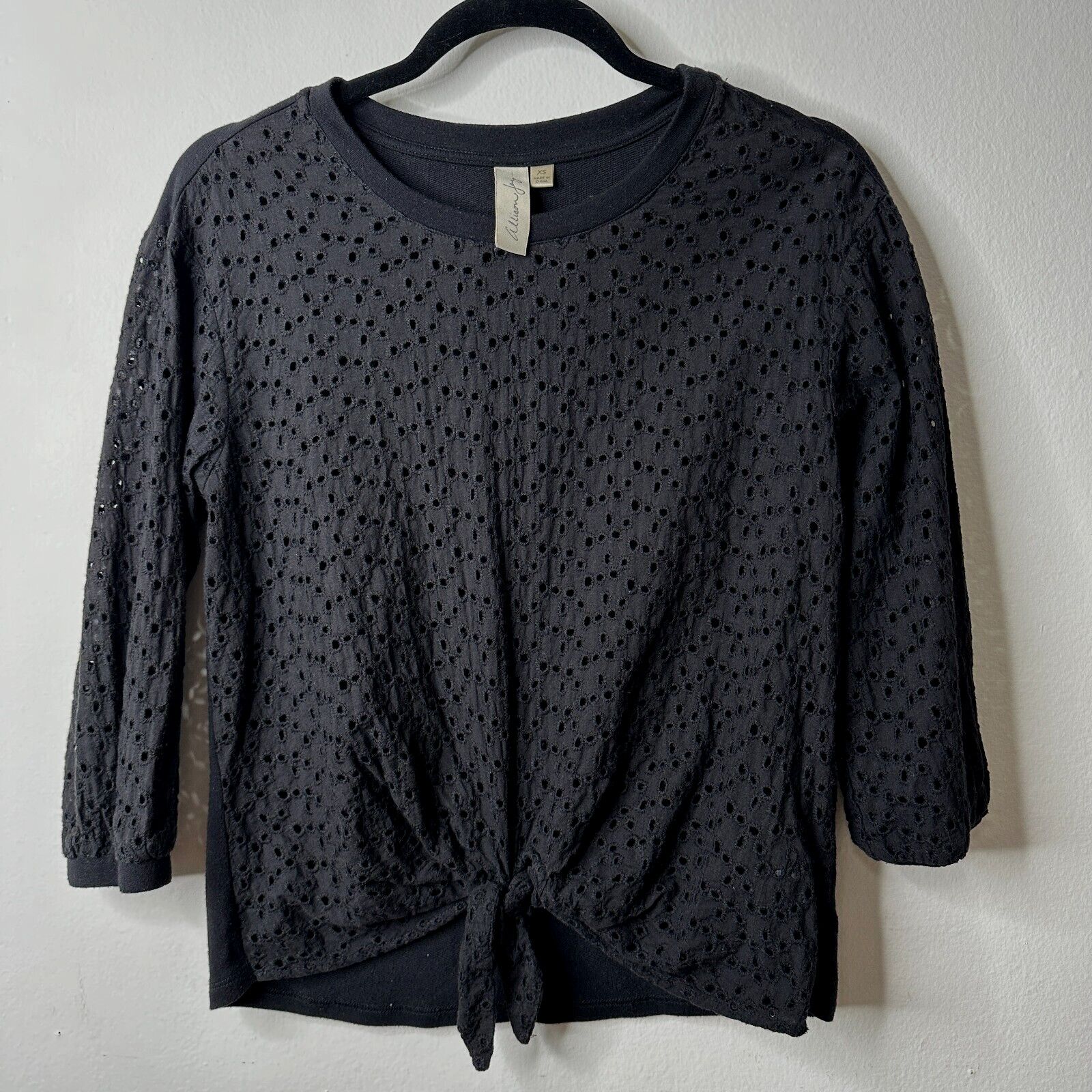 Other Allison Joy Black Eyelet Front Tie 3/4 Sleeve Blouse XS Size XS / US 0-2 / IT 36-38 - 1 Thumbnail