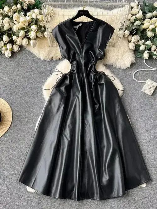 Designer × Japanese Brand × Vintage Black hottie V-neck PU leather design long dress Size M / US 6-8 / IT 42-44 - 1 Thumbnail