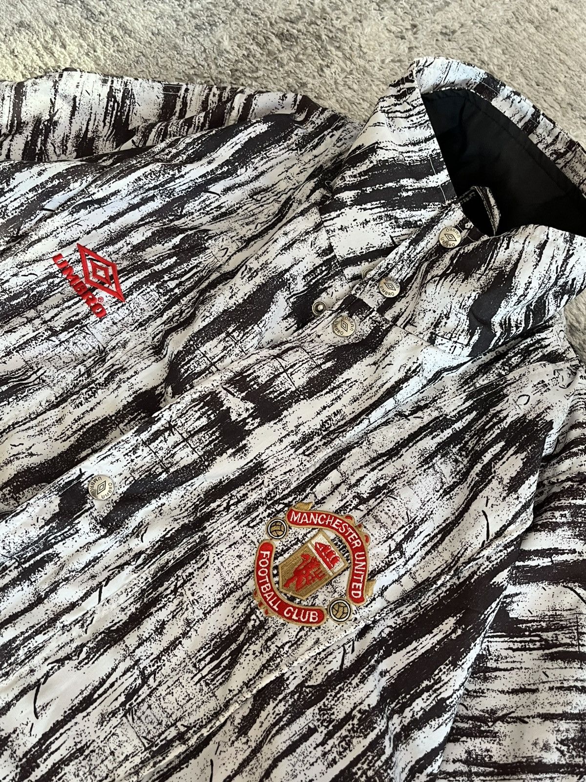 Umbro Vintage Umbro Manchester United 1992/93 Jacket Size US L / EU 52-54 / 3 - 6 Thumbnail