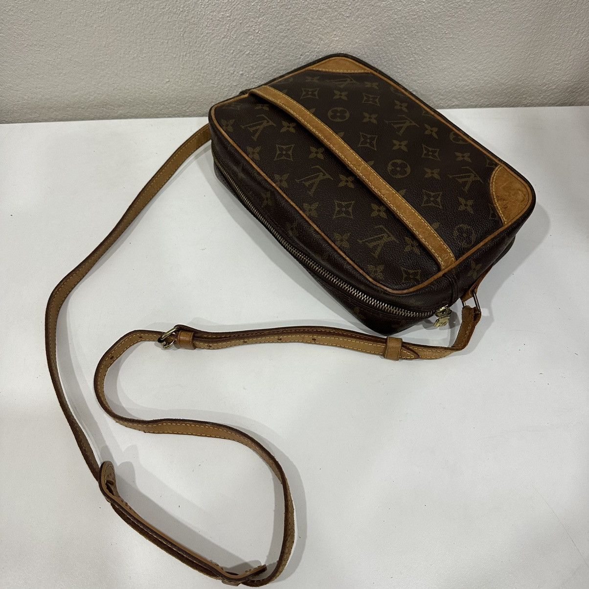 Louis Vuitton ‼️LASTDROP‼️ LOUIS VUITTON MONOGRAM TROCADERO 27 SHOULDER BAG Size ONE SIZE - 4 Thumbnail