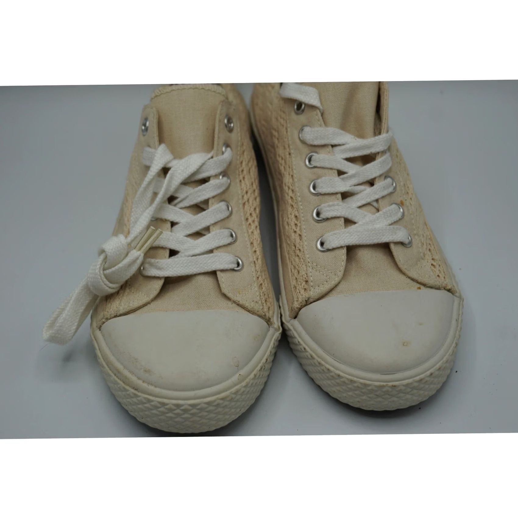 Airwalk AIRWALK Women's Beige Canvas Sneakers 9.5 Lace White Rubber Toe Low Cut Size US 10 / IT 40 - 2 Thumbnail