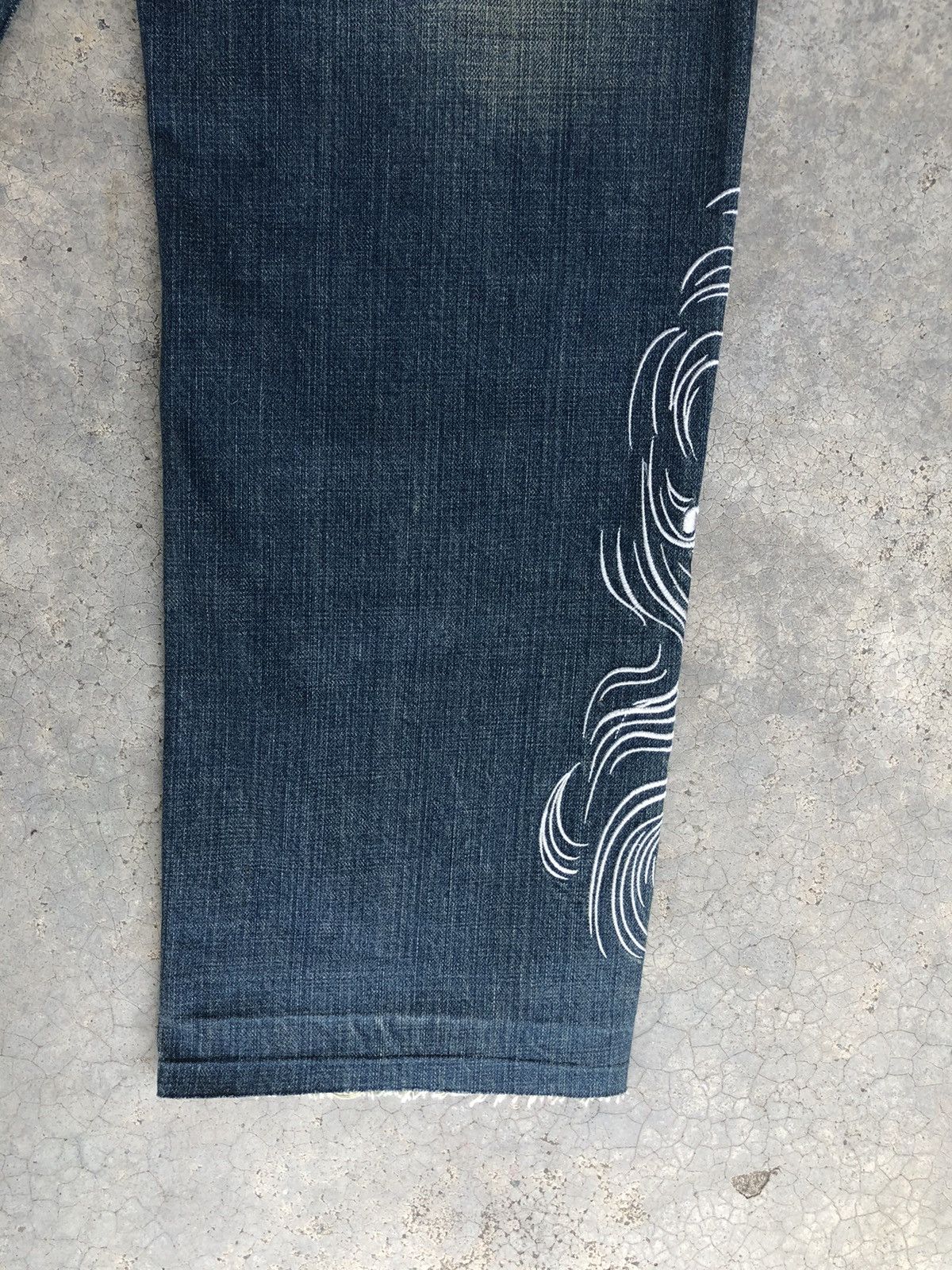 Karakuri Tamashii Karakuri Tamashii Embroidered Jeans Distressed Size US 32 / EU 48 - 12 Thumbnail