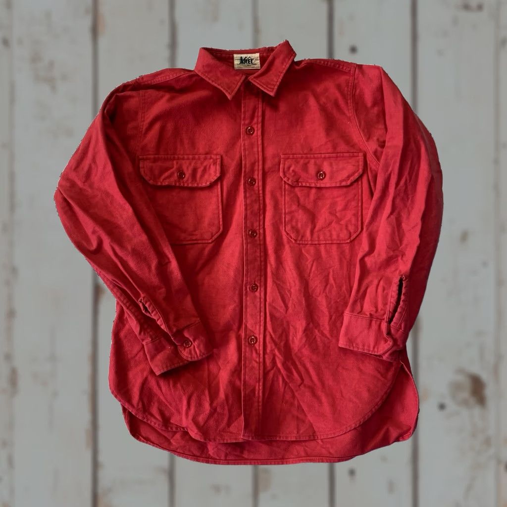 Vintage VINTAGE REI Shirt Mens Large Red Cotton Flannel Chamois Made in USA Fading Size US L / EU 52-54 / 3 - 1 Thumbnail