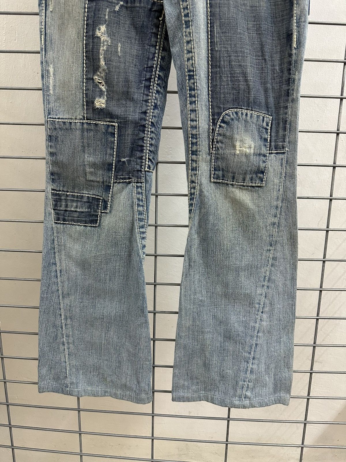 True Religion Rare And Beautiful True Religion Patch Work Flared Jeans Size 26" / US 2 / IT 38 - 5 Thumbnail