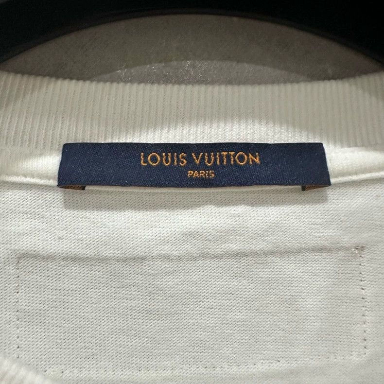 Louis Vuitton Louis Vuitton White logo pendant printed cotton crewneck s Size US M / EU 48-50 / 2 - 5 Thumbnail