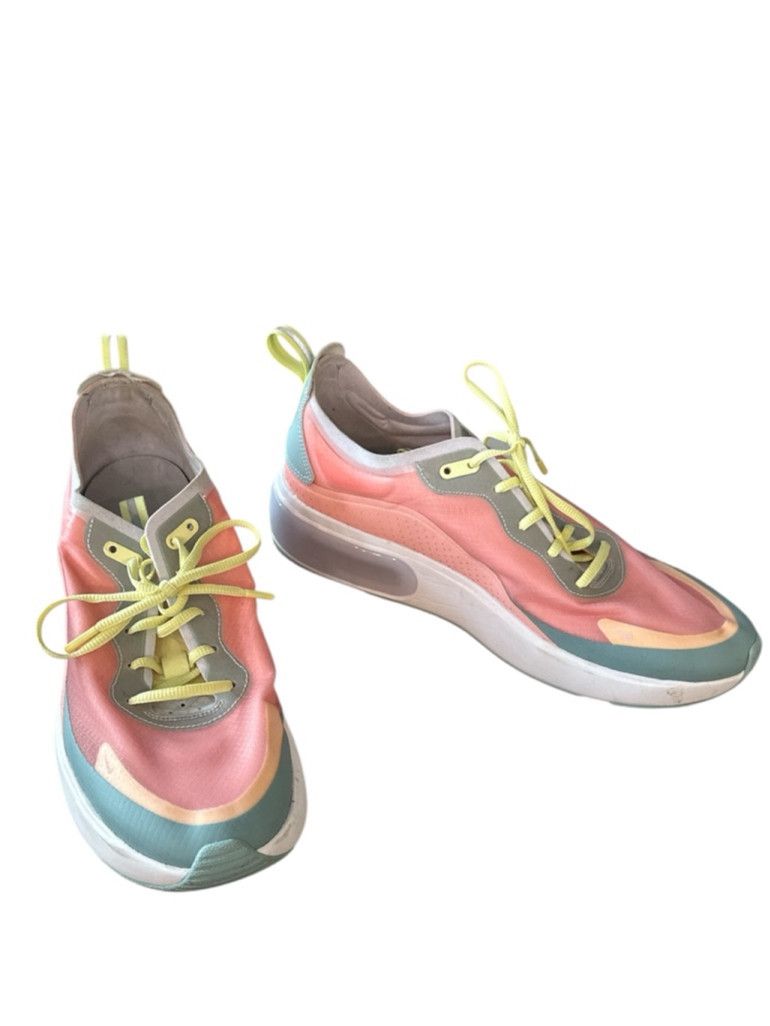 Nike EUC Nike Air Max Dia SE 'Bleached Coral' Size 10 US women’s Size US 10 / IT 40 - 6 Thumbnail