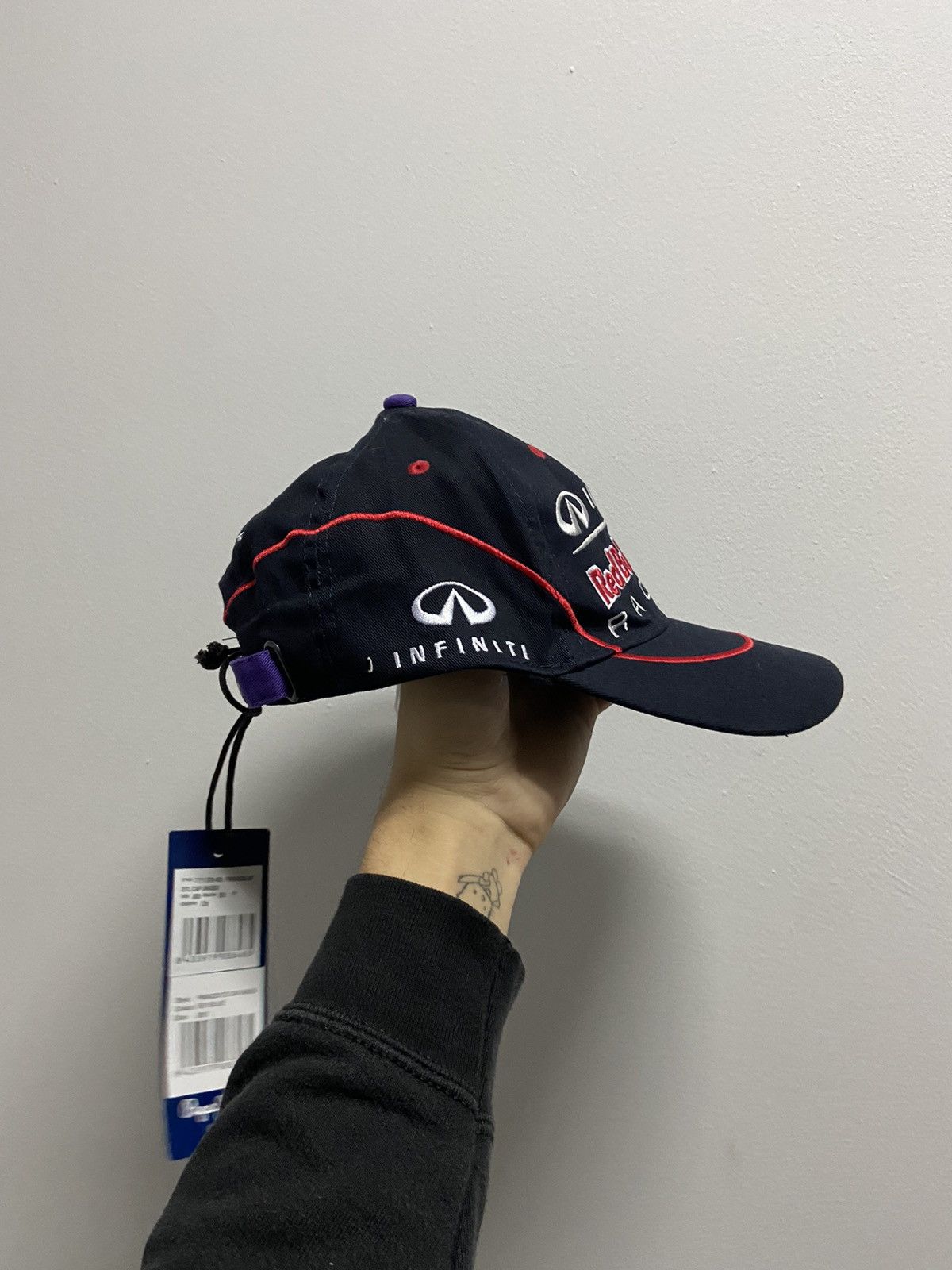 Red Bull × Vintage Red bull Racing Infiniti Cap Vintage big logo Size ONE SIZE - 2 Thumbnail