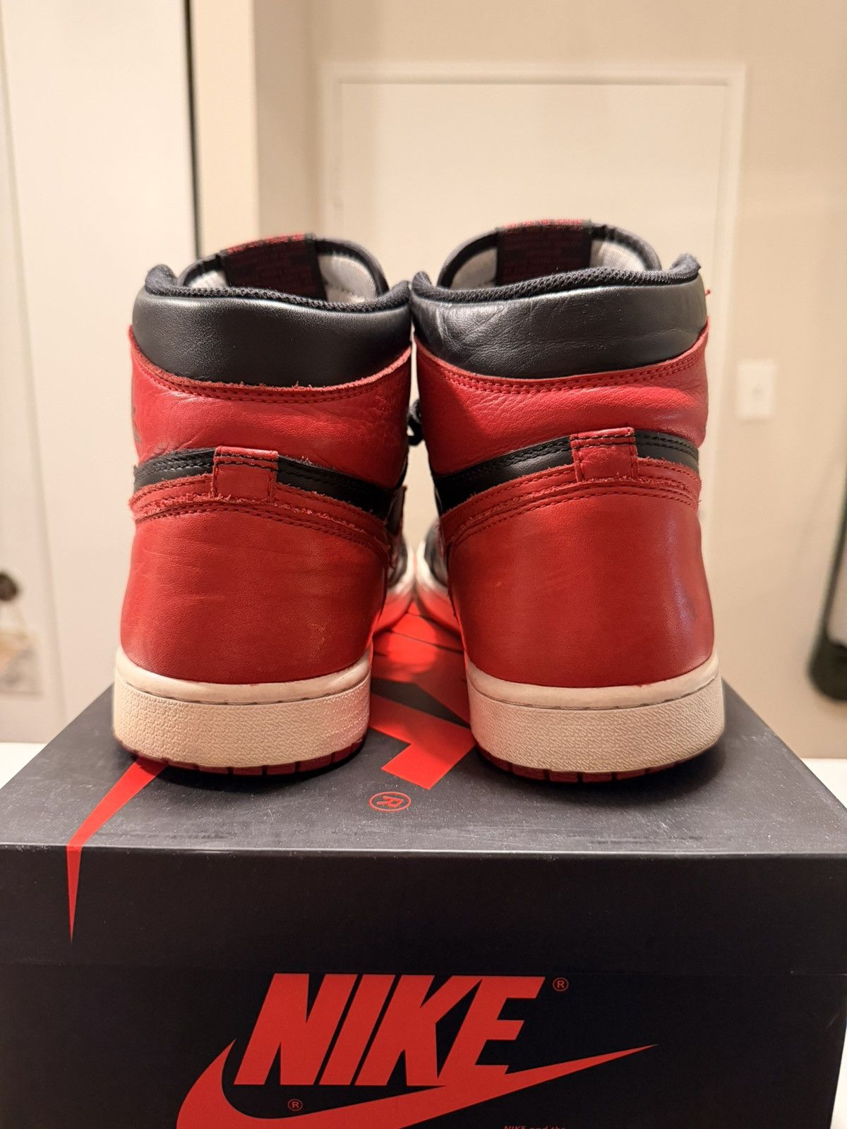 Jordan Brand Jordan 1 Banned 2016 Bred Size US 10 / EU 43 - 3 Thumbnail