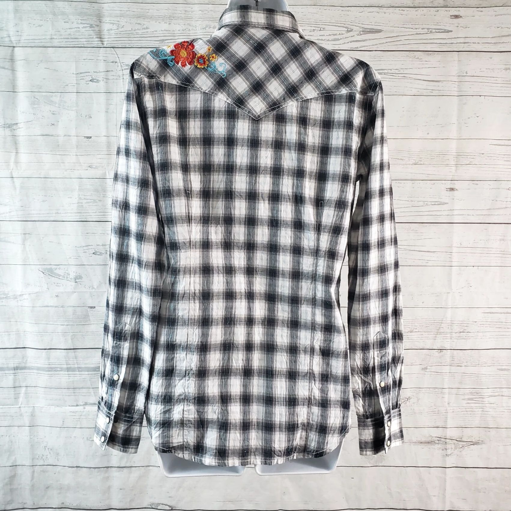 Vintage VINTAGE Panhandle Slim Womens Pearl Snap Shirt Sz Small Floral Plaid Embroidered Size S / US 4 / IT 40 - 4 Thumbnail