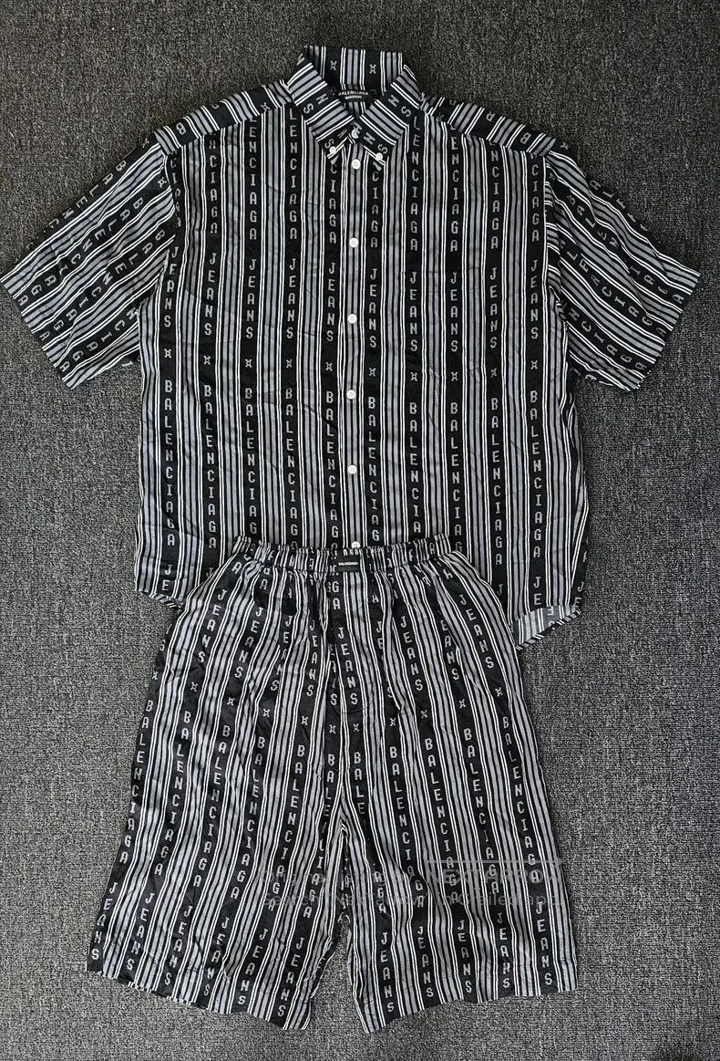 Balenciaga Balenciaga Oversize Short Sleeve Shirt. Size US M / EU 48-50 / 2 - 1 Thumbnail