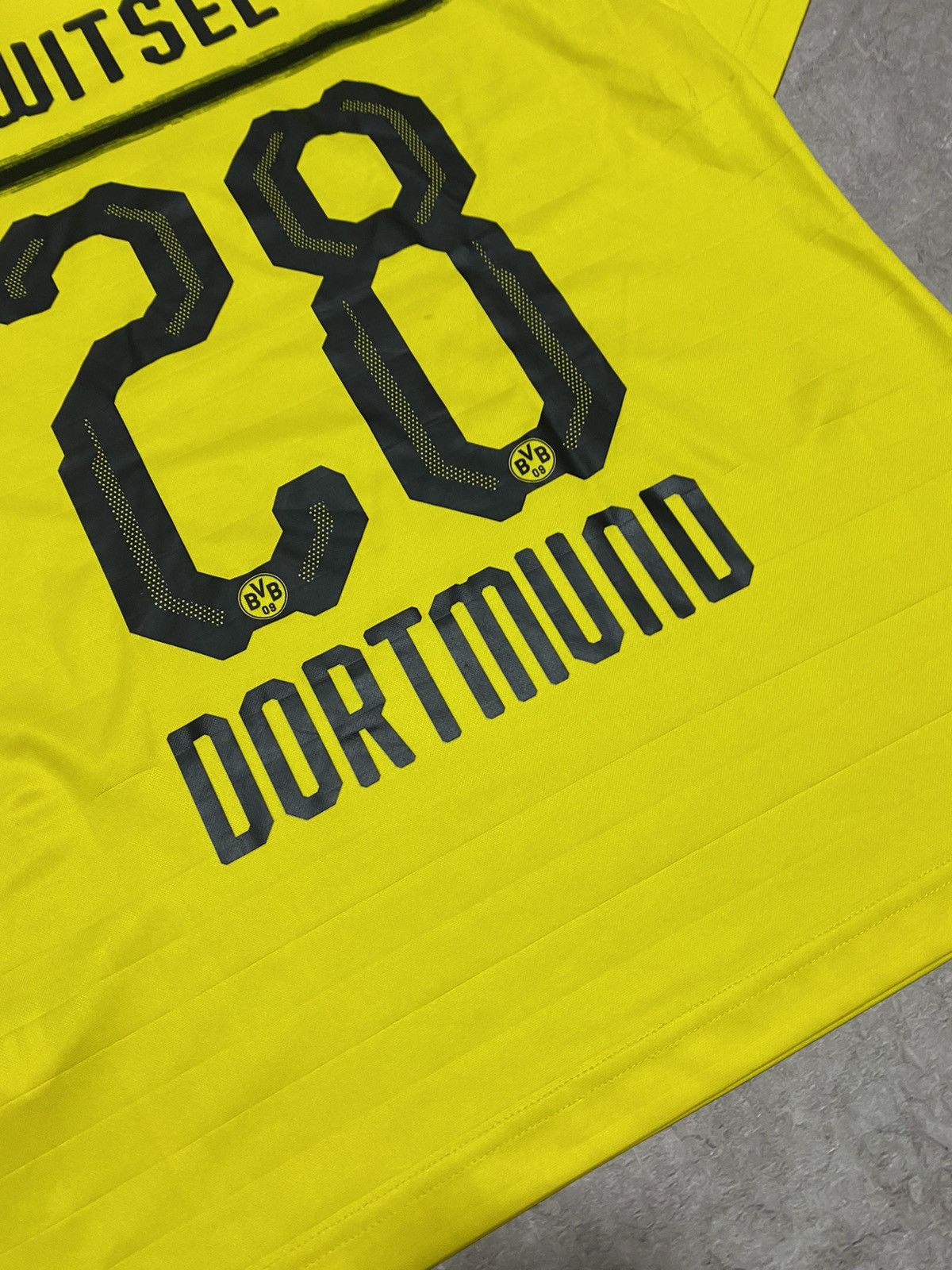 Puma Puma BVB Borussia Dortmund 18-19 Witsel #28 Soccer Jersey Size US M / EU 48-50 / 2 - 19 Thumbnail