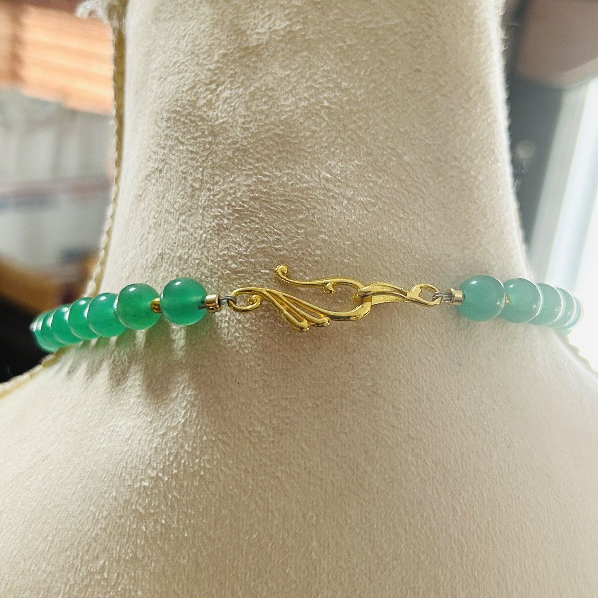 Handmade Handcrafted repurposed green chalcedony medallion necklace Size ONE SIZE - 4 Thumbnail