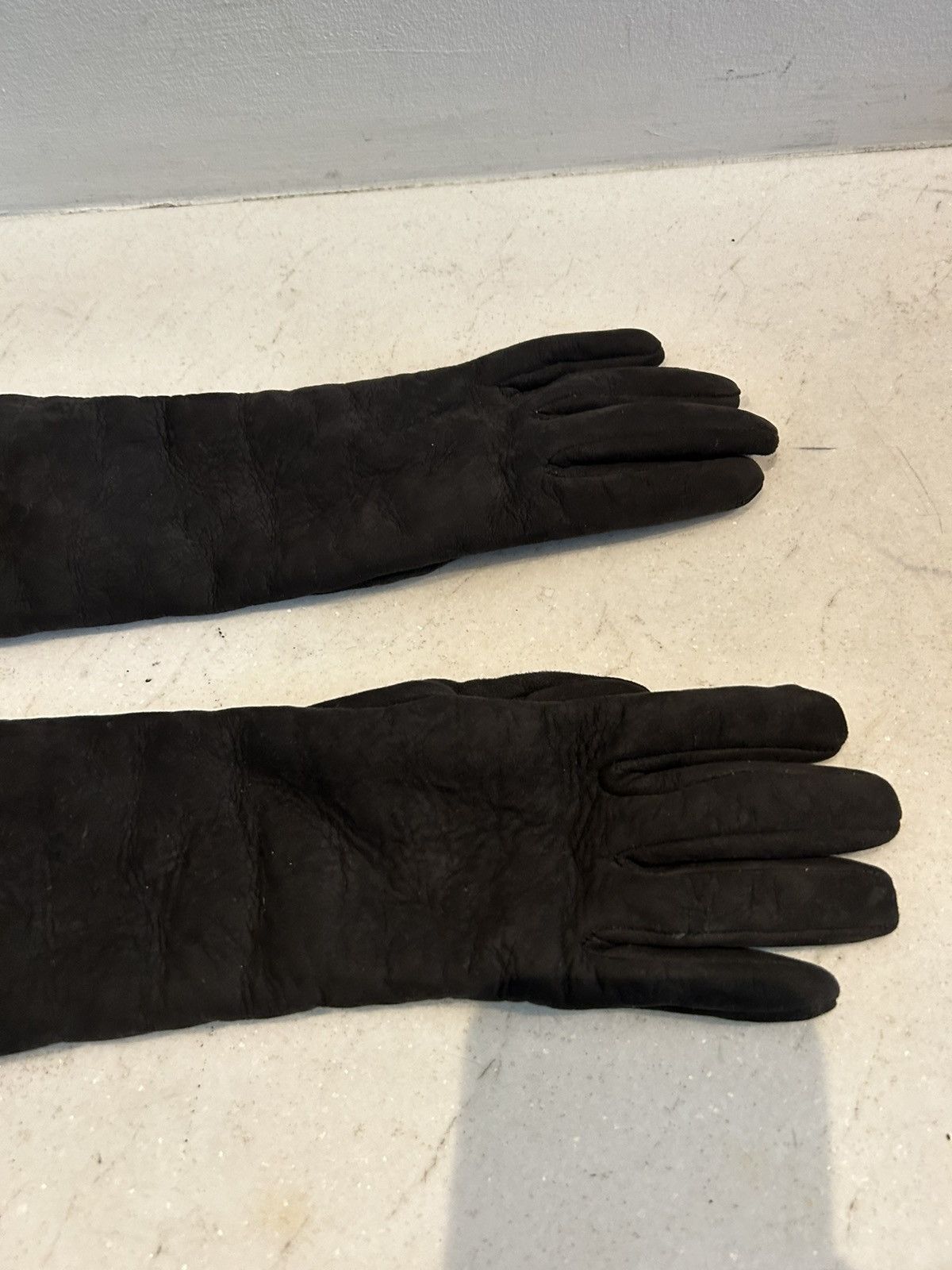 Yves Saint Laurent Yves saint Laurent suede and shearling gloves. 7.5 Size ONE SIZE - 4 Thumbnail