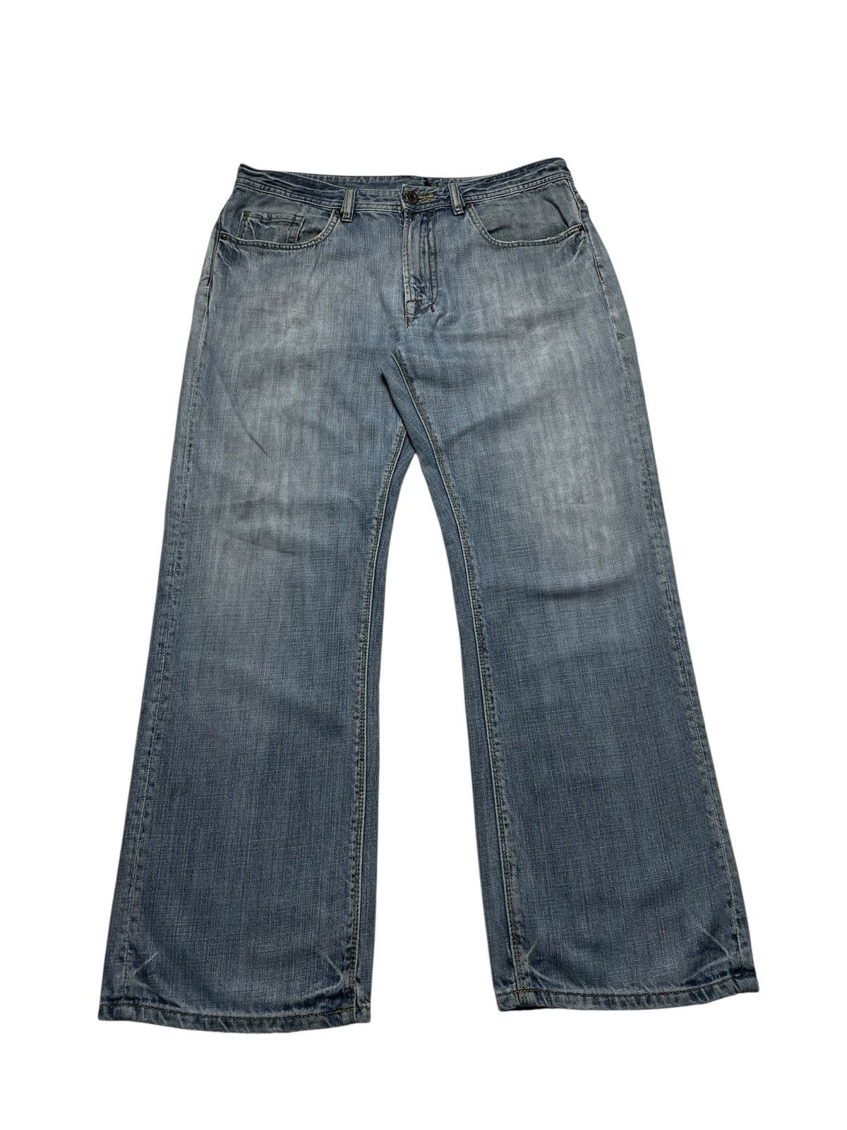 Buffalo David Bitton 2000’s Buffalo David Bitton - Light Wash Denim Pants Size US 34 / EU 50 - 2 Thumbnail