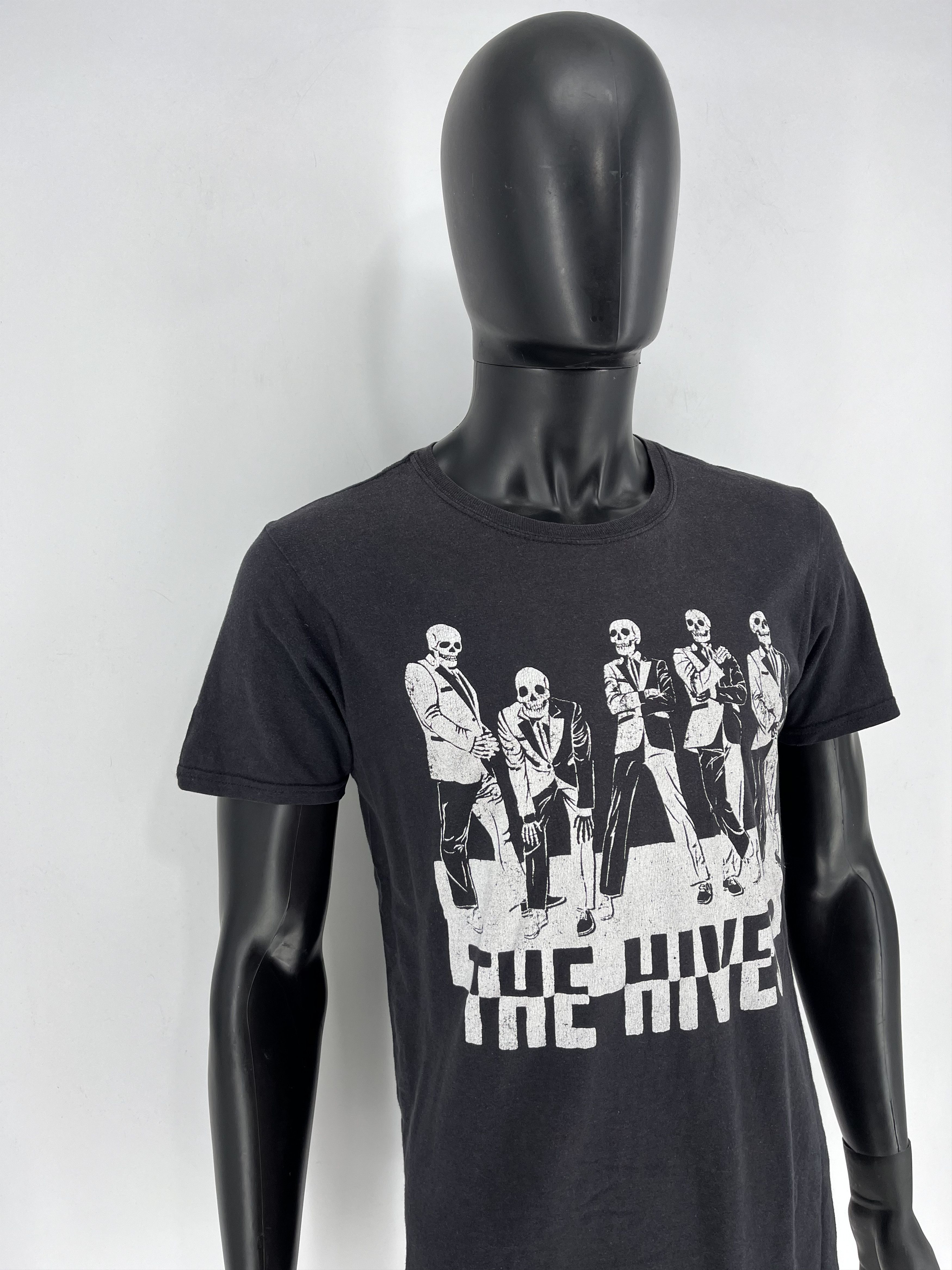 Band Tees × Vintage The Hives Tee Indie Rock Vintage Band Tees The Strokes Oasis Size US M / EU 48-50 / 2 - 3 Thumbnail
