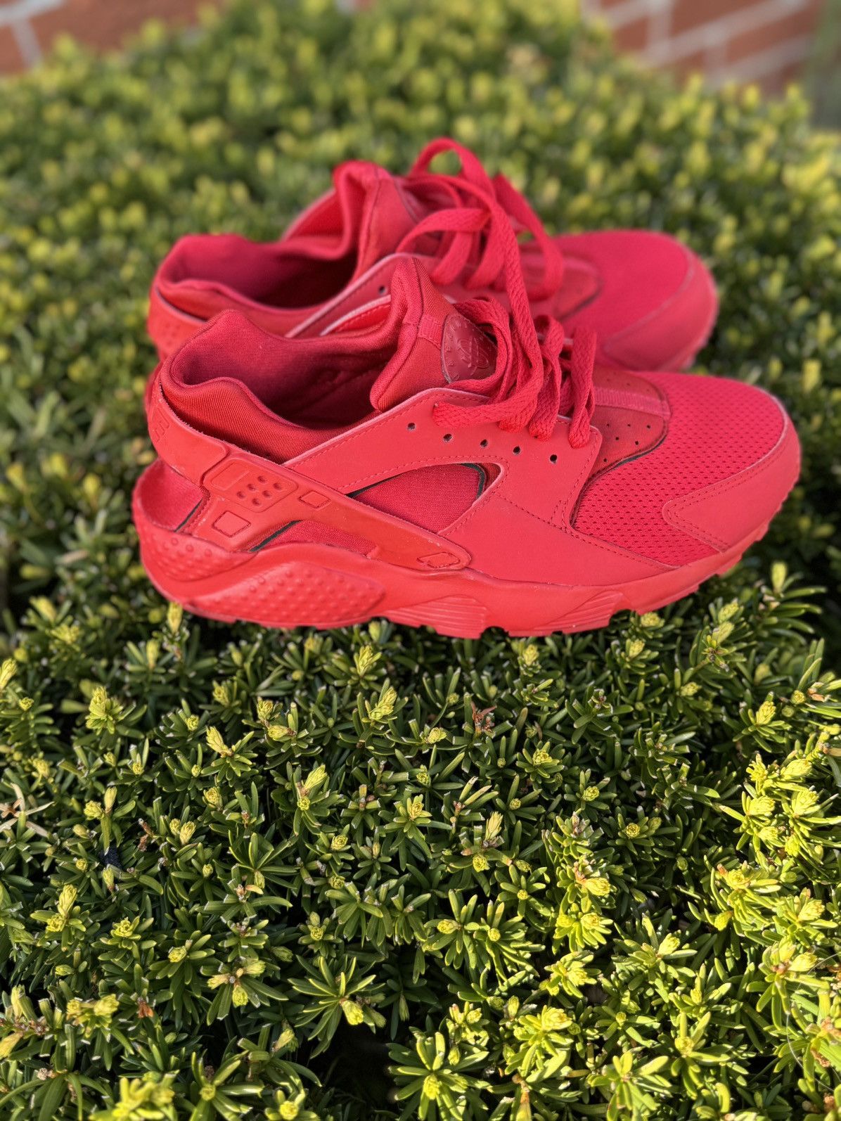 Nike Nike Air Huarache Run All Red, Size 6y Size US 6 / IT 36 - 11 Thumbnail