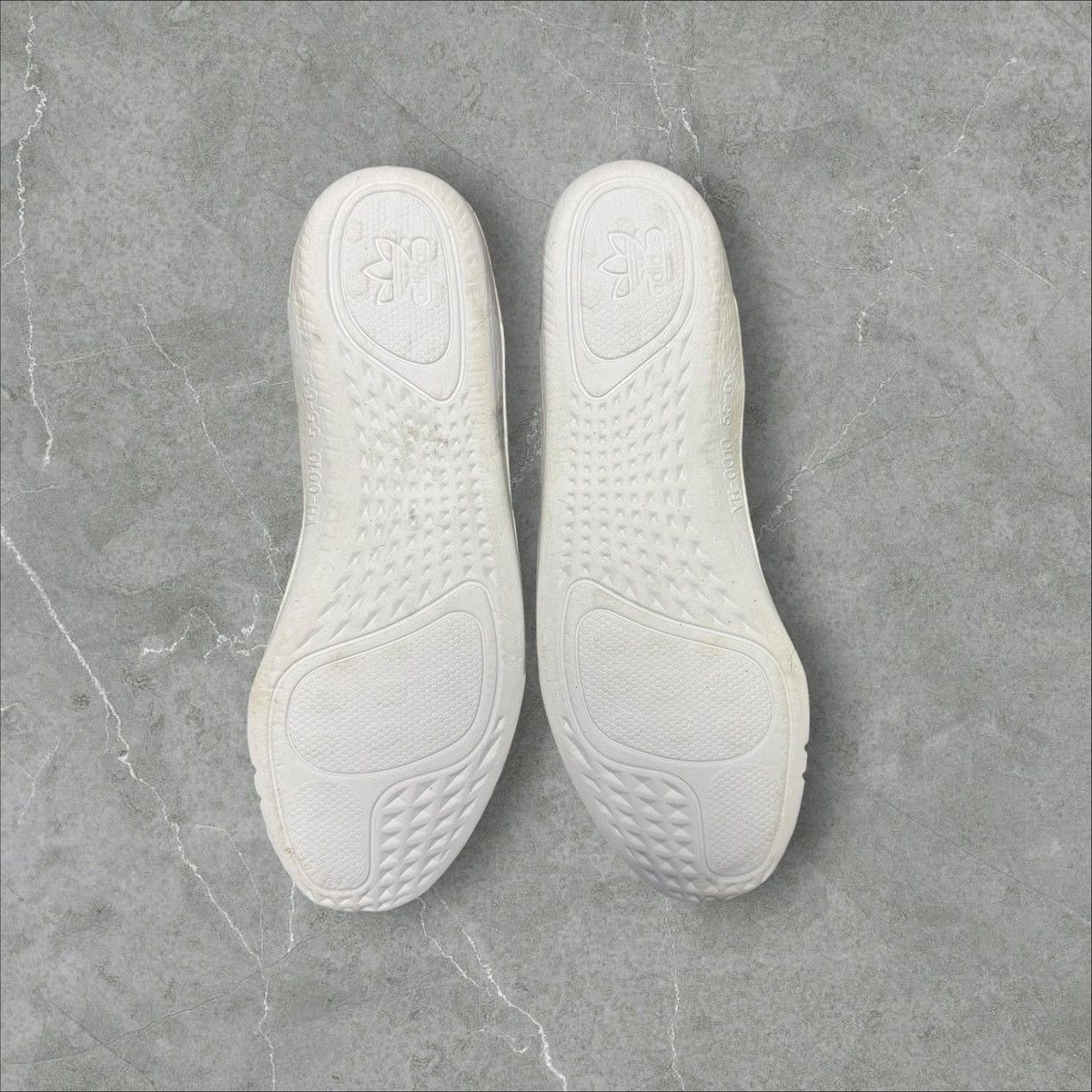 Adidas × Yeezy Semi yellow frozen Adidas Yeezy boost v2 size 38 2/3 Size US 8.5 / IT 38.5 - 10 Thumbnail