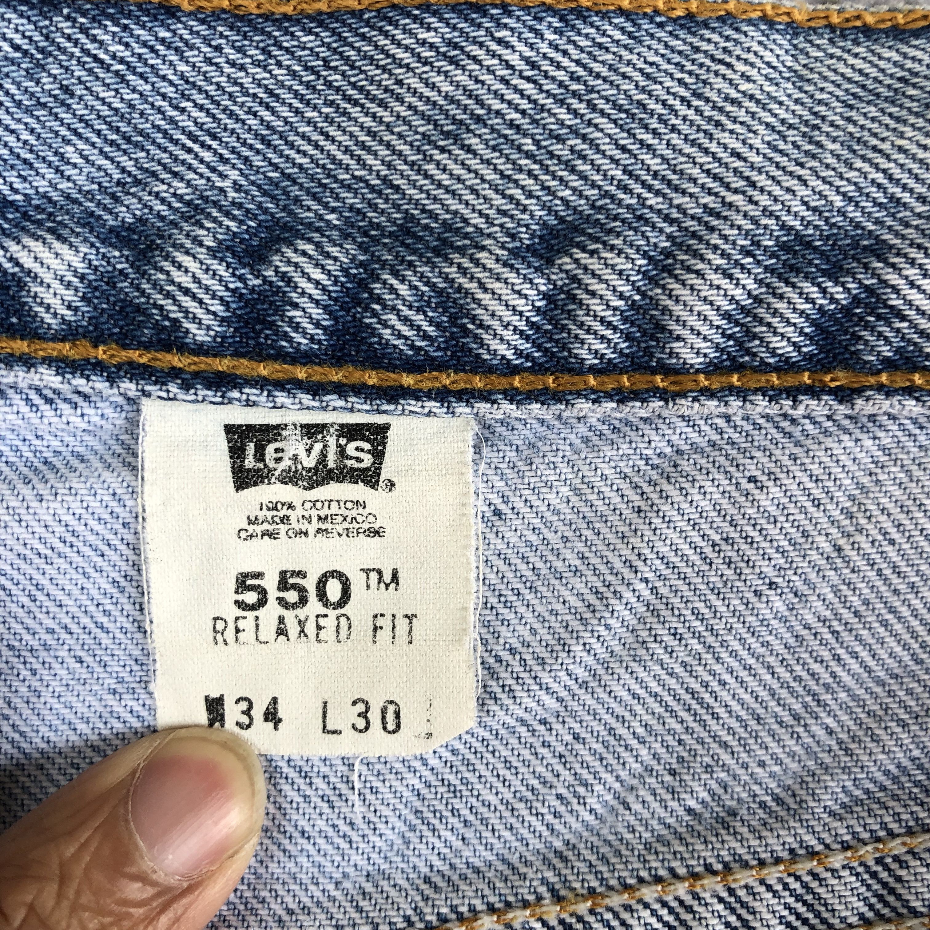 Levi's Vintage Levis 550 Light Wash Jeans Levi's Sun Faded Denim Size US 32 / EU 48 - 9 Thumbnail