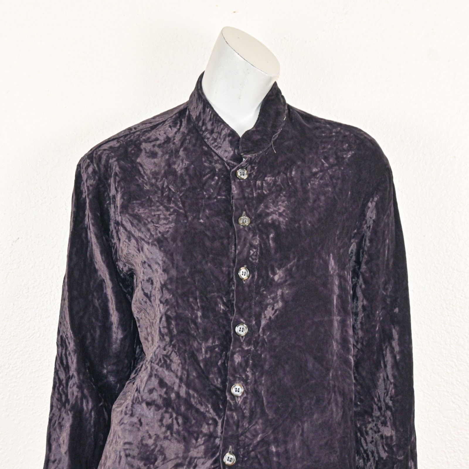 CP Shades CP Shades Medium Purple Velvet blouse button up Rayon Size M / US 6-8 / IT 42-44 - 9 Thumbnail