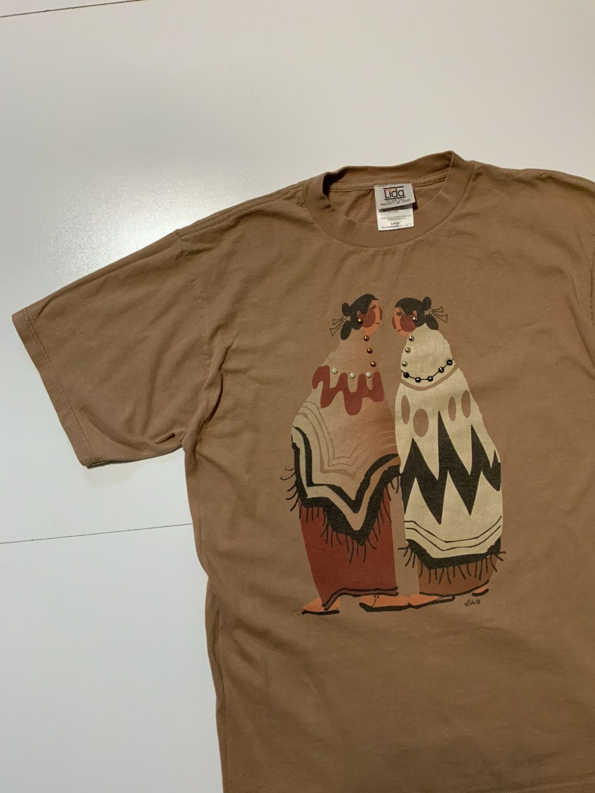 Vintage Vintage 90s Lida Souers Native American Indigenous T-Shirt Size US L / EU 52-54 / 3 - 4 Thumbnail