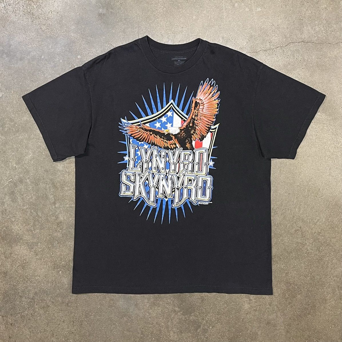 Band Tees Lynard Skynyrd Live Nation Graphic Short Sleeve Band Tee Y2K Size US XL / EU 56 / 4 - 1 Thumbnail