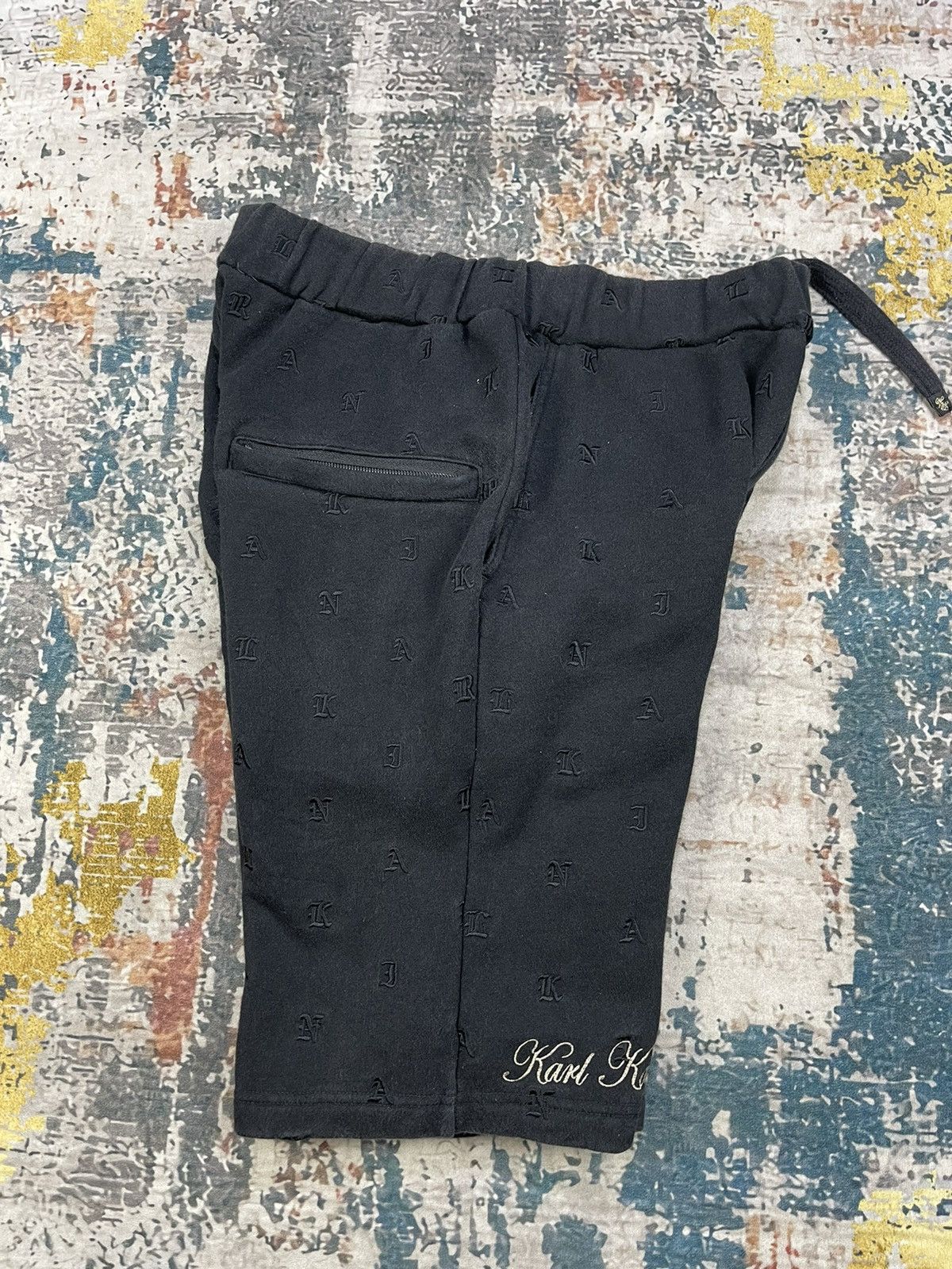 Karl Kani Karl Kani Short Sweat With All Over Micro Embroidery Size US 30 / EU 46 - 8 Thumbnail