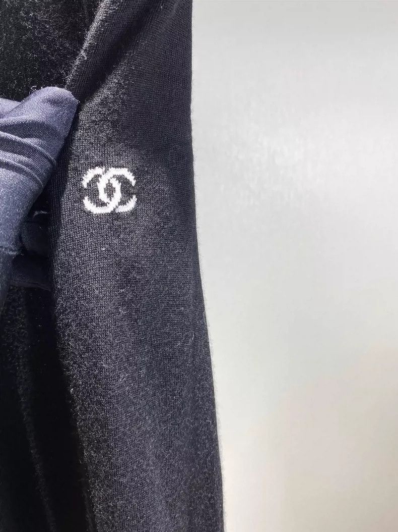 Chanel Chanel Black and White Knit Zip Top -2505 Size XS / US 0-2 / IT 36-38 - 4 Thumbnail