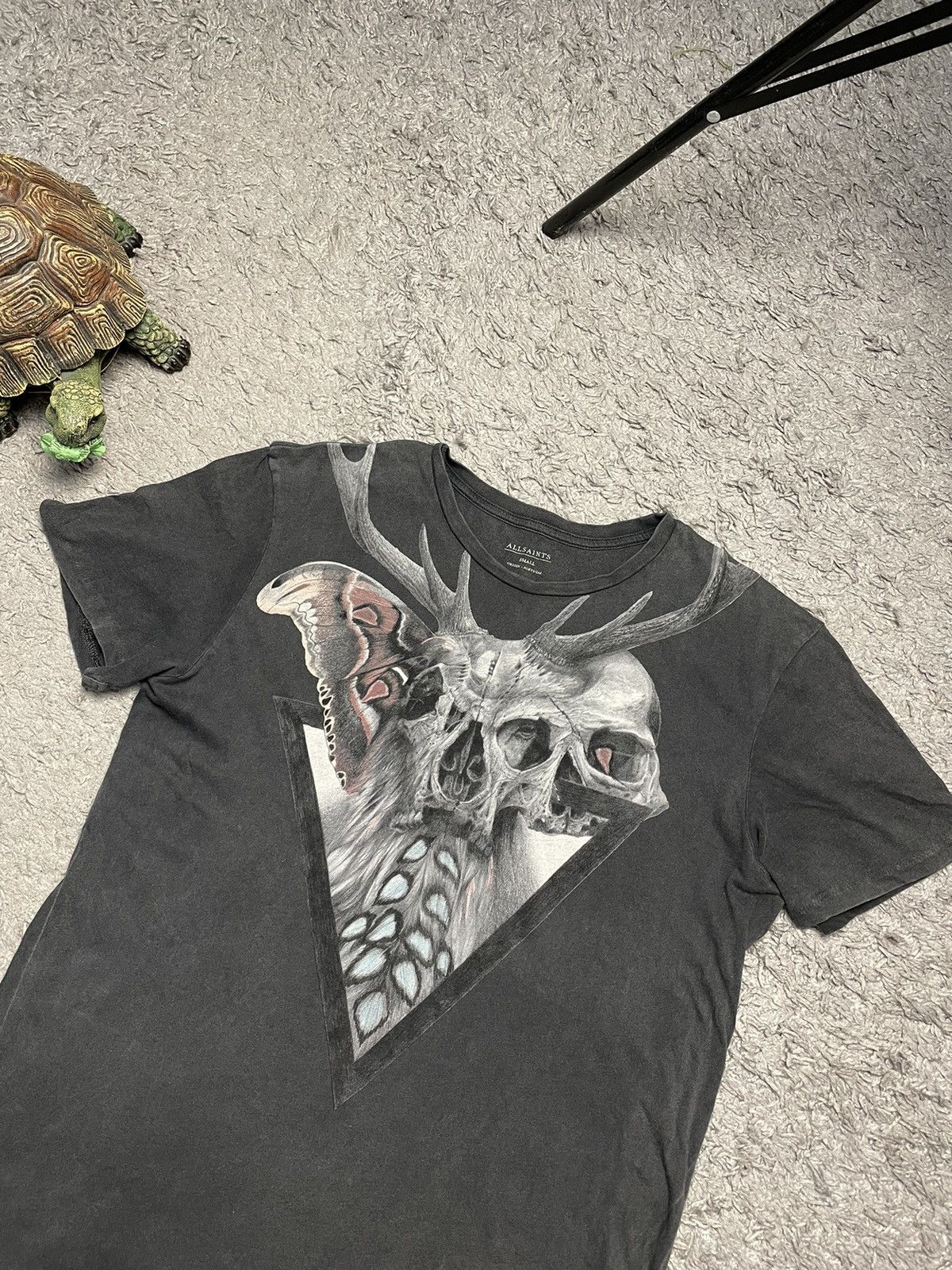 Allsaints Vintage All Saints Distressed Faded Big Logo T-Shirt Size US S / EU 44-46 / 1 - 2 Thumbnail