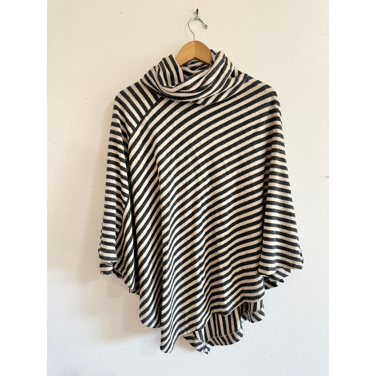 Other Capote Soft Striped Turtleneck Poncho size M/L Size L / US 10 / IT 46 - 1 Thumbnail