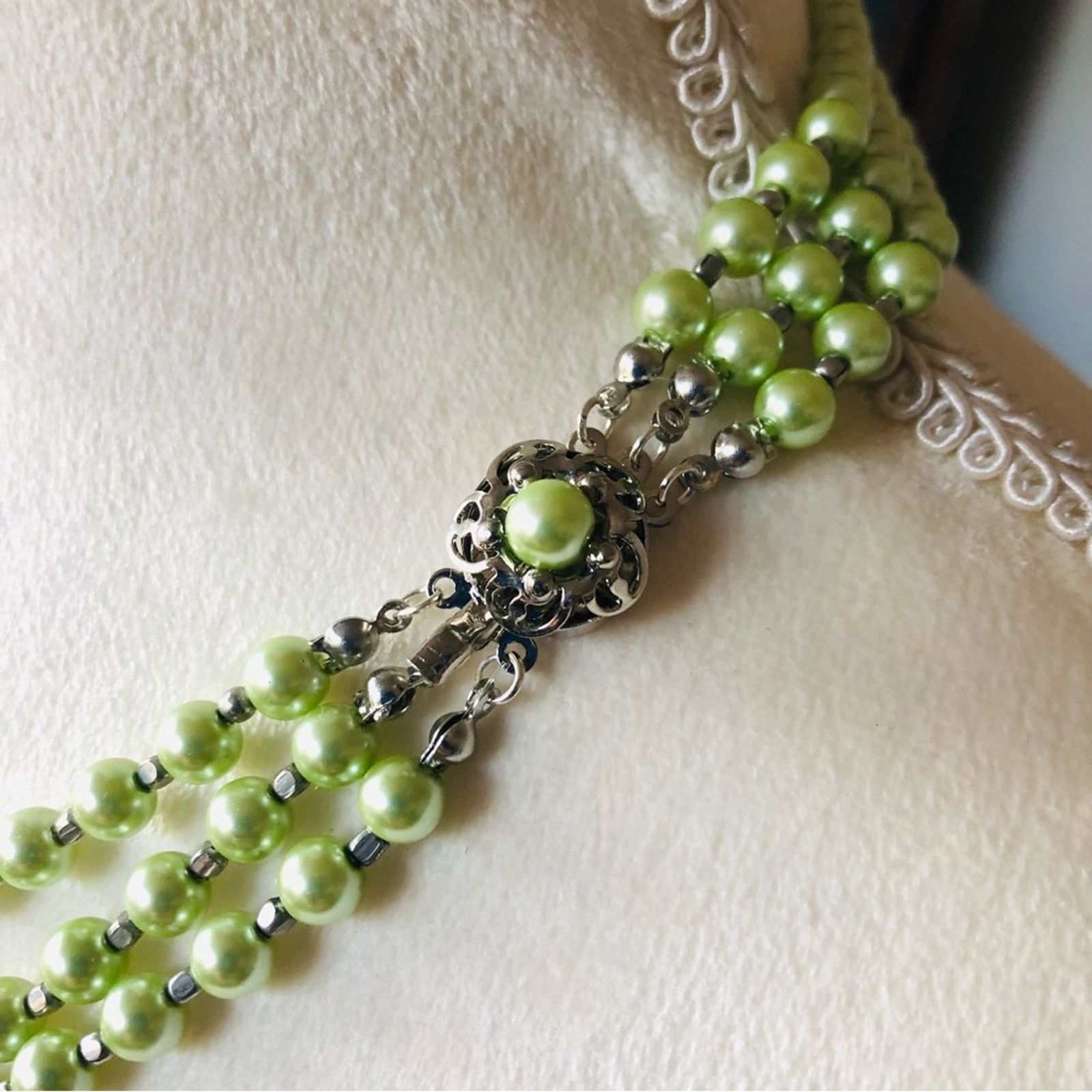 Jewelry Handcrafted green Czech Pearl custom matching clasp necklace Size ONE SIZE - 6 Thumbnail