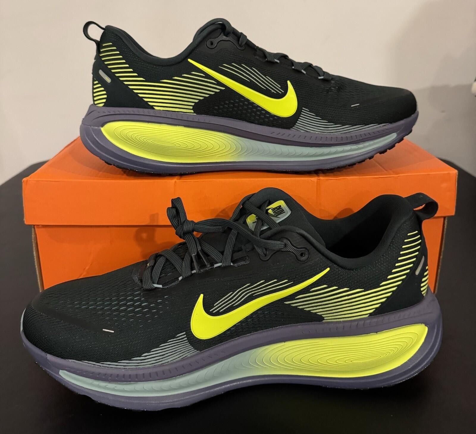 Nike Nike Vomero 18 Men's HM6803-301Sneakers Black And Green Size US 13 / EU 46 - 3 Thumbnail