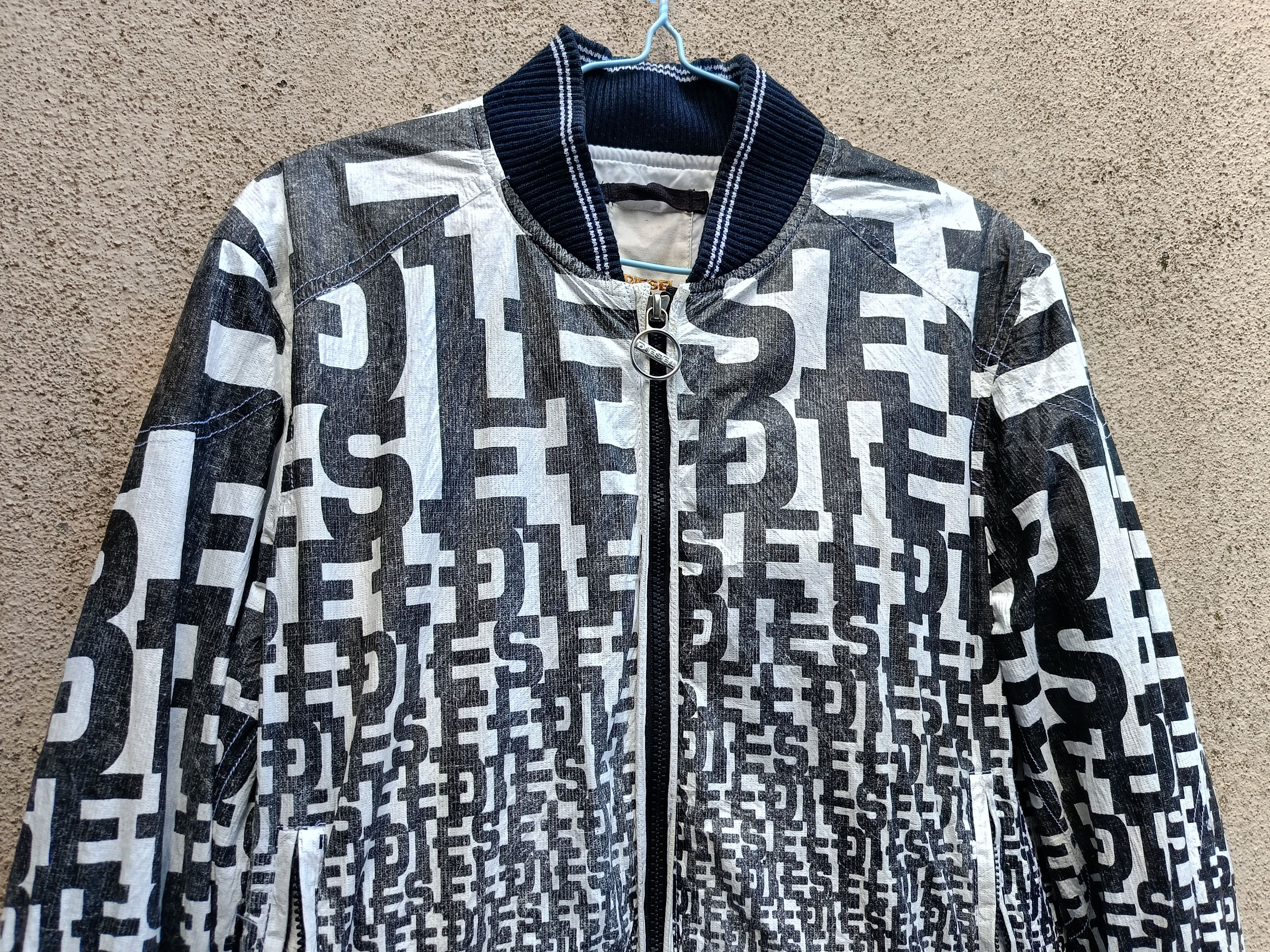 Diesel DIESEL MONOGRAM SPELLOUT BOMBER JACKET NYLON Size US S / EU 44-46 / 1 - 6 Thumbnail