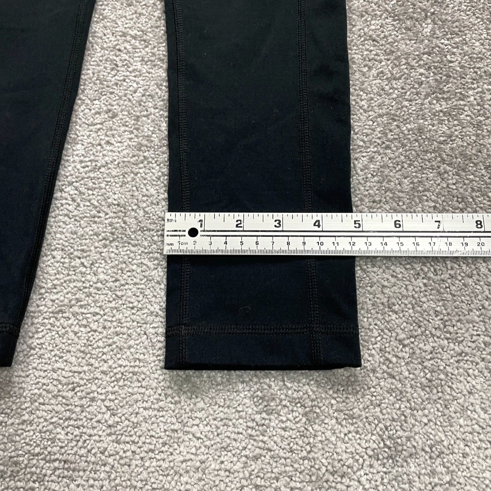 Under Armour Under Armour Cropped Leggings Womens Small Black Mid Rise Active Gym Yoga 26x22 Size 28" / US 6 / IT 42 - 7 Thumbnail