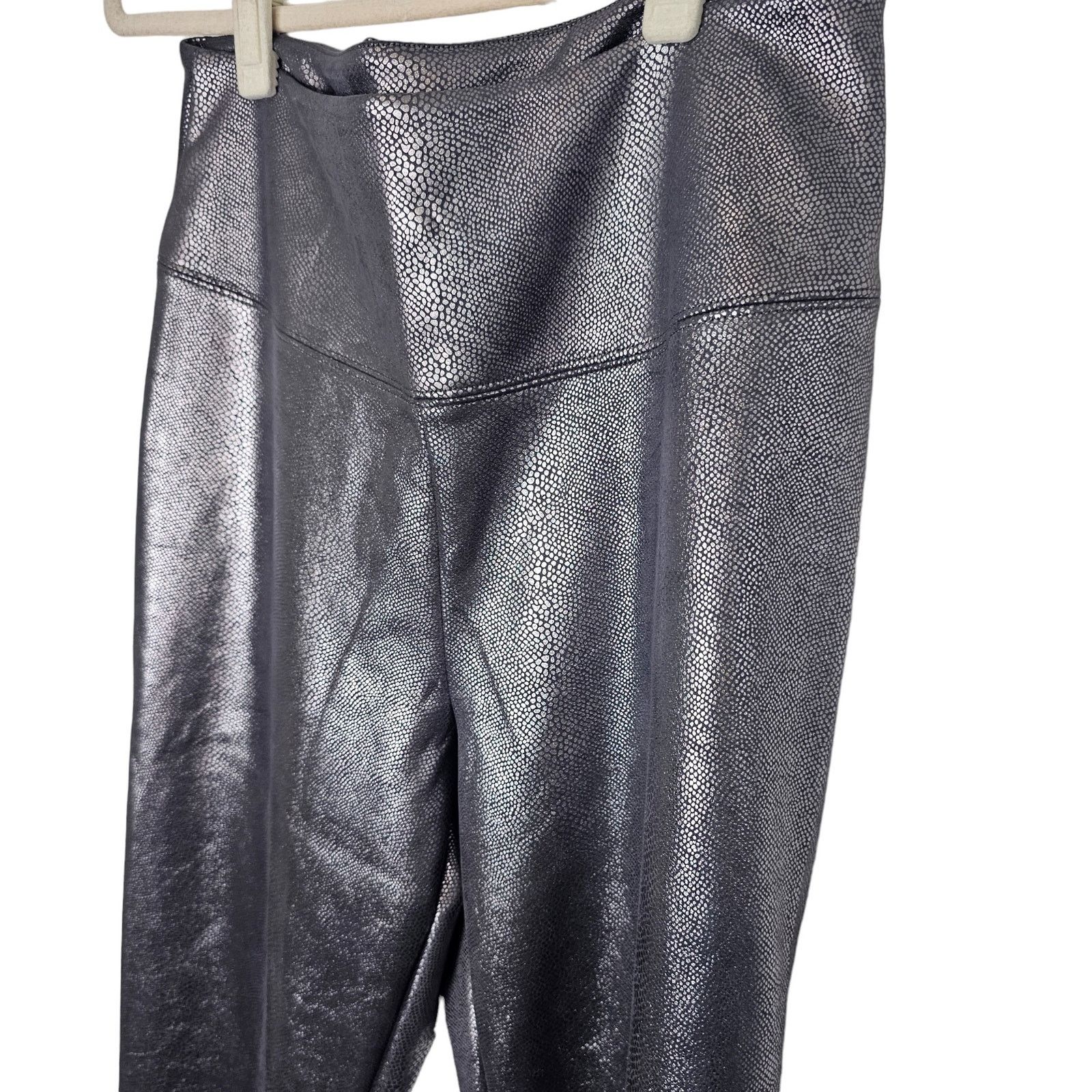 White House Black Market White House Black Market Runway Leggings Snake Foil Silver Size 36" / US 14 / IT 50 - 4 Thumbnail