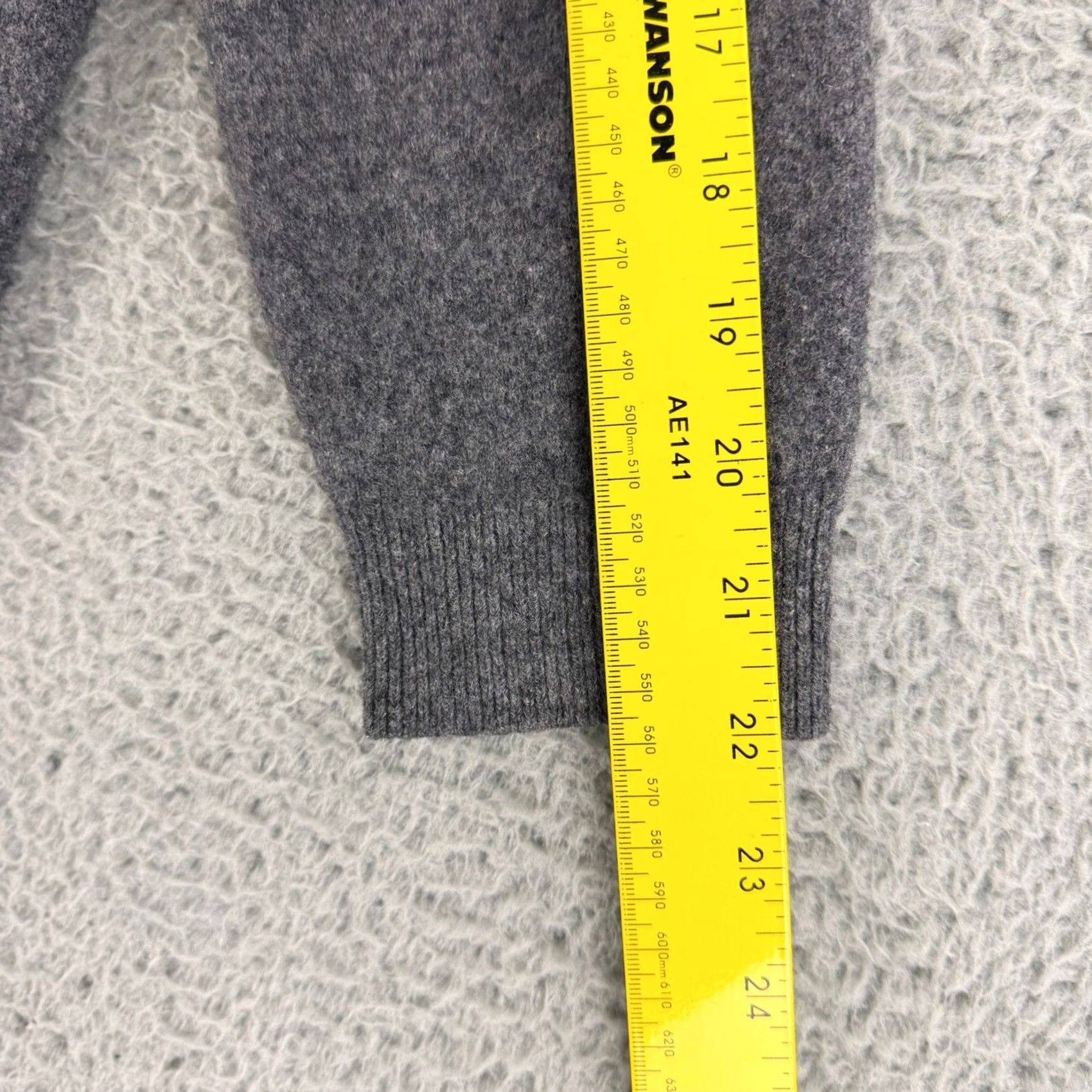 Lands' End Lands' End V-Neck Sweater Mens L Gray 100% Cashmere Blend Pullover 42-44 Size US L / EU 52-54 / 3 - 7 Thumbnail