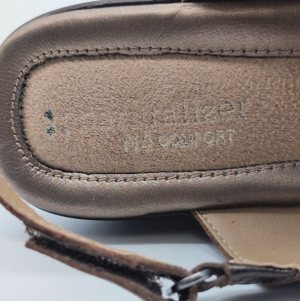 Naturalizer Naturalizer "Tender" sz 7.5 Gold Leather Women's Sandals Size US 7.5 / IT 37.5 - 9 Thumbnail