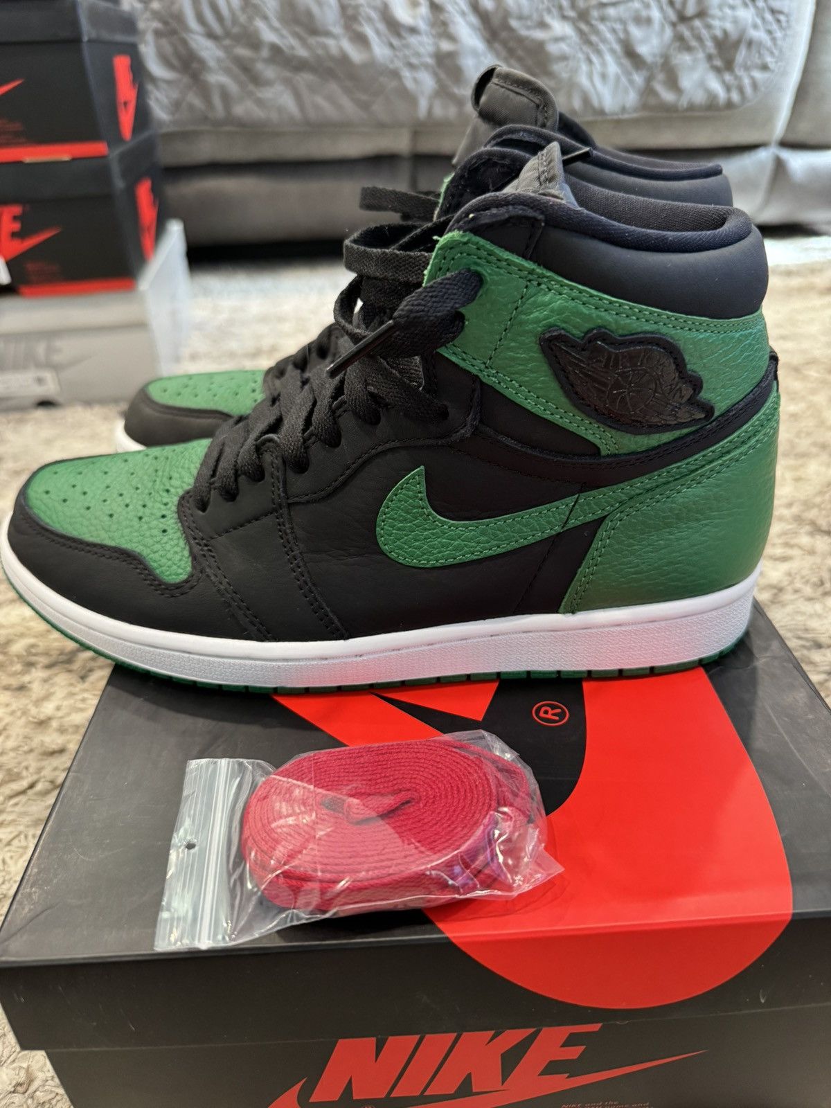Jordan Brand Air Jordan 1 Retro Size US 10 / EU 43 - 3 Thumbnail