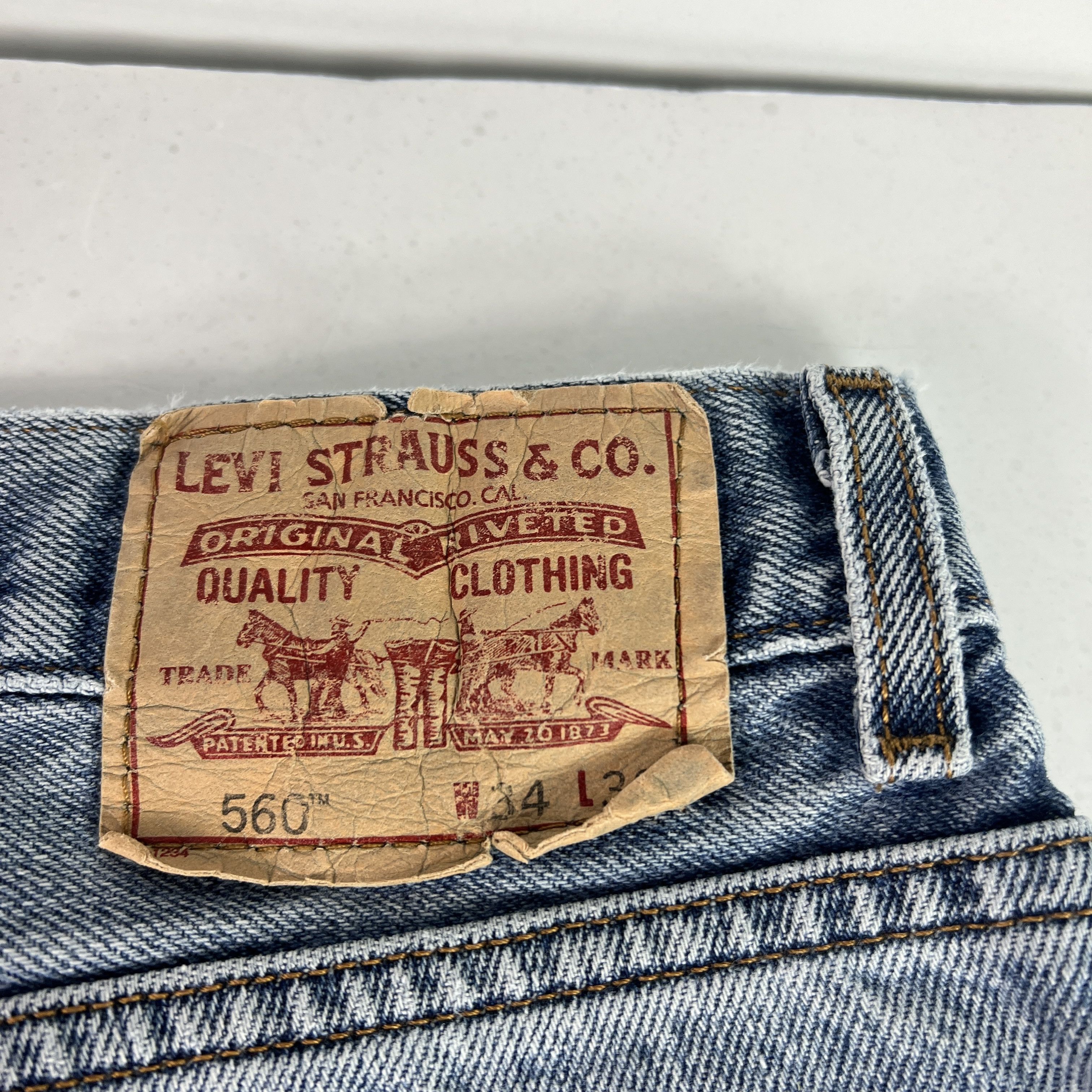 Levi's Y2K Levi's Jeans 560 Comfort Loose Fit Tapered Blue Denim Size US 33 - 16 Thumbnail